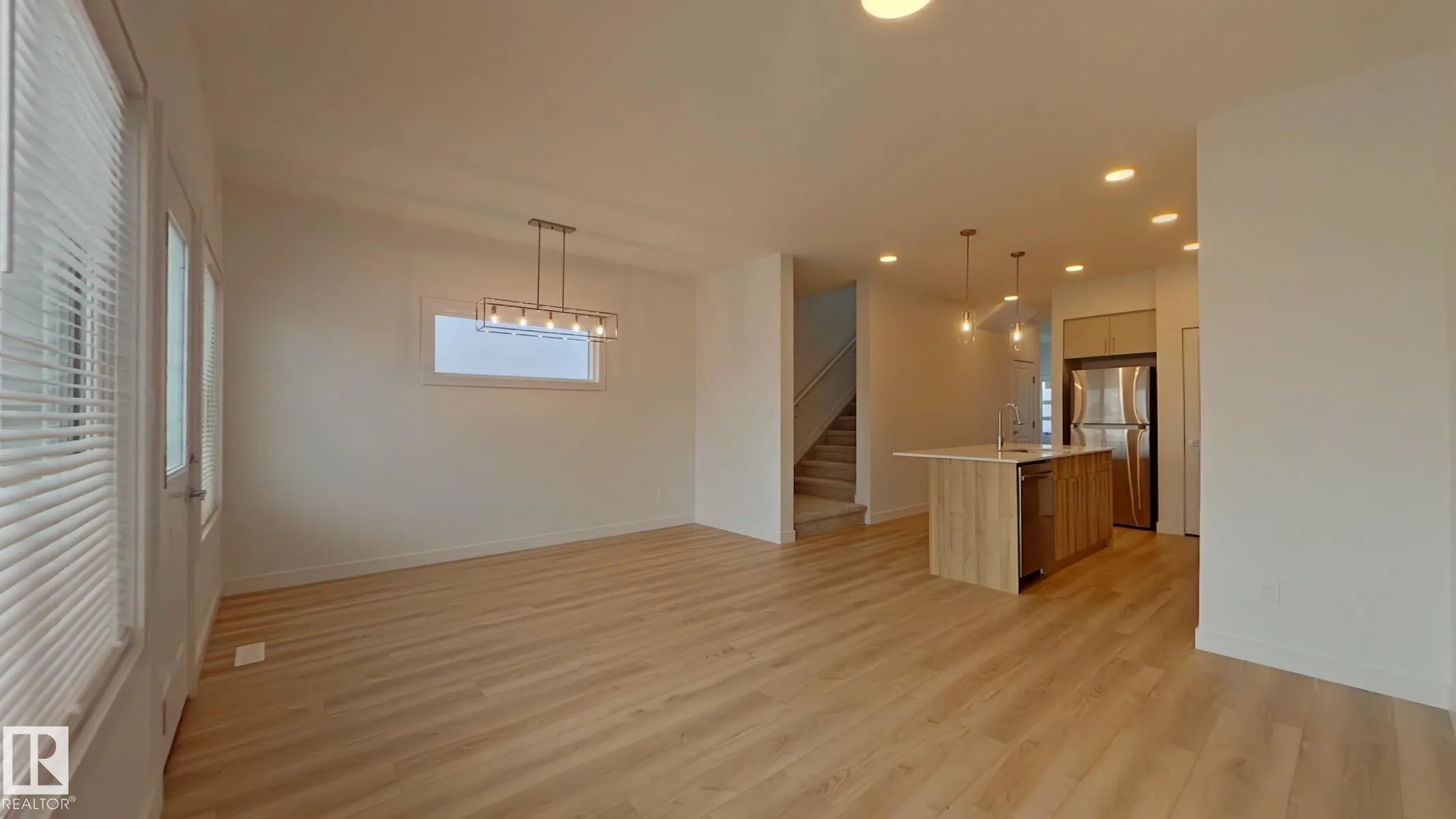 1039 Aster Boulevard