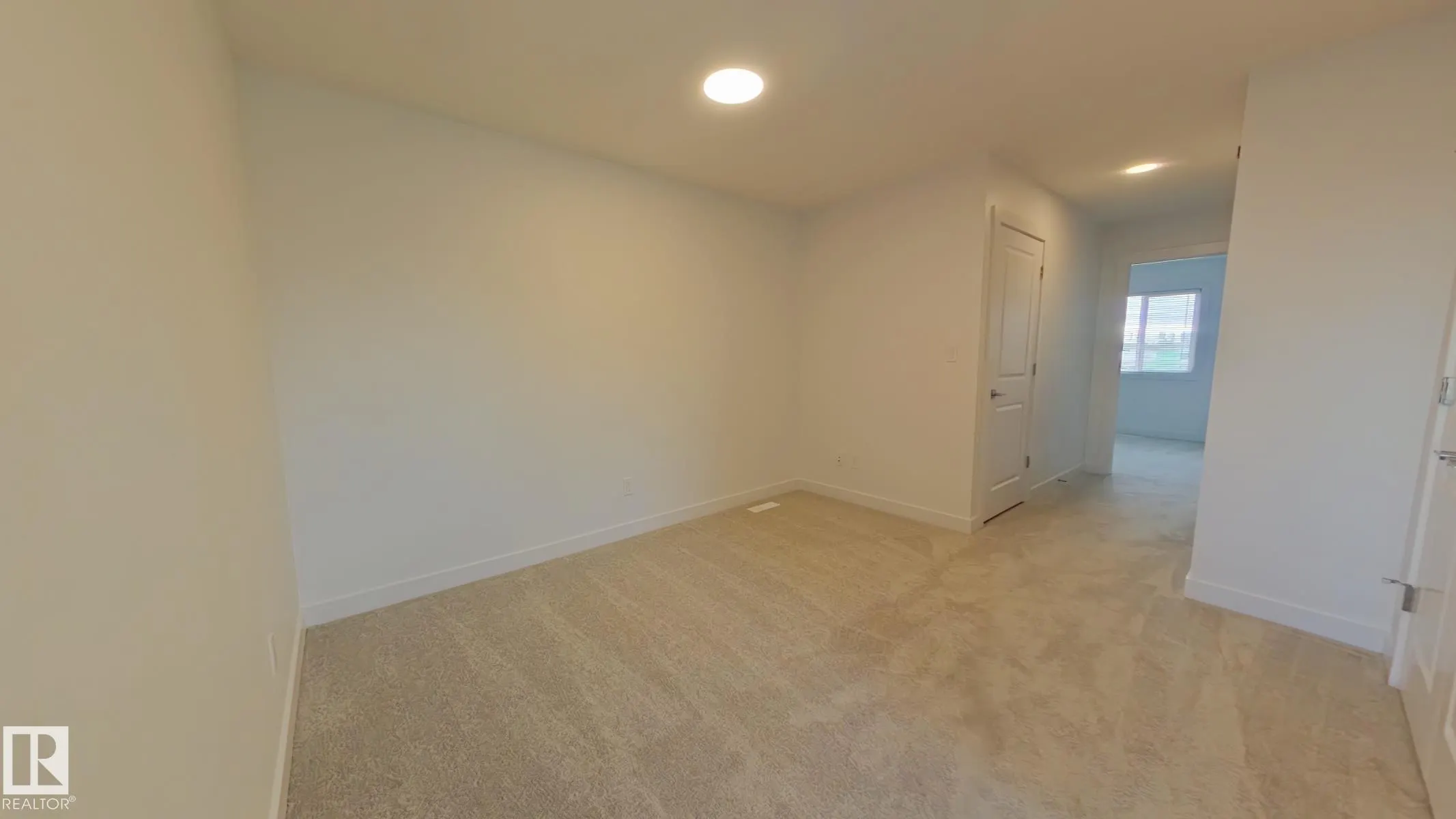 1039 Aster Boulevard