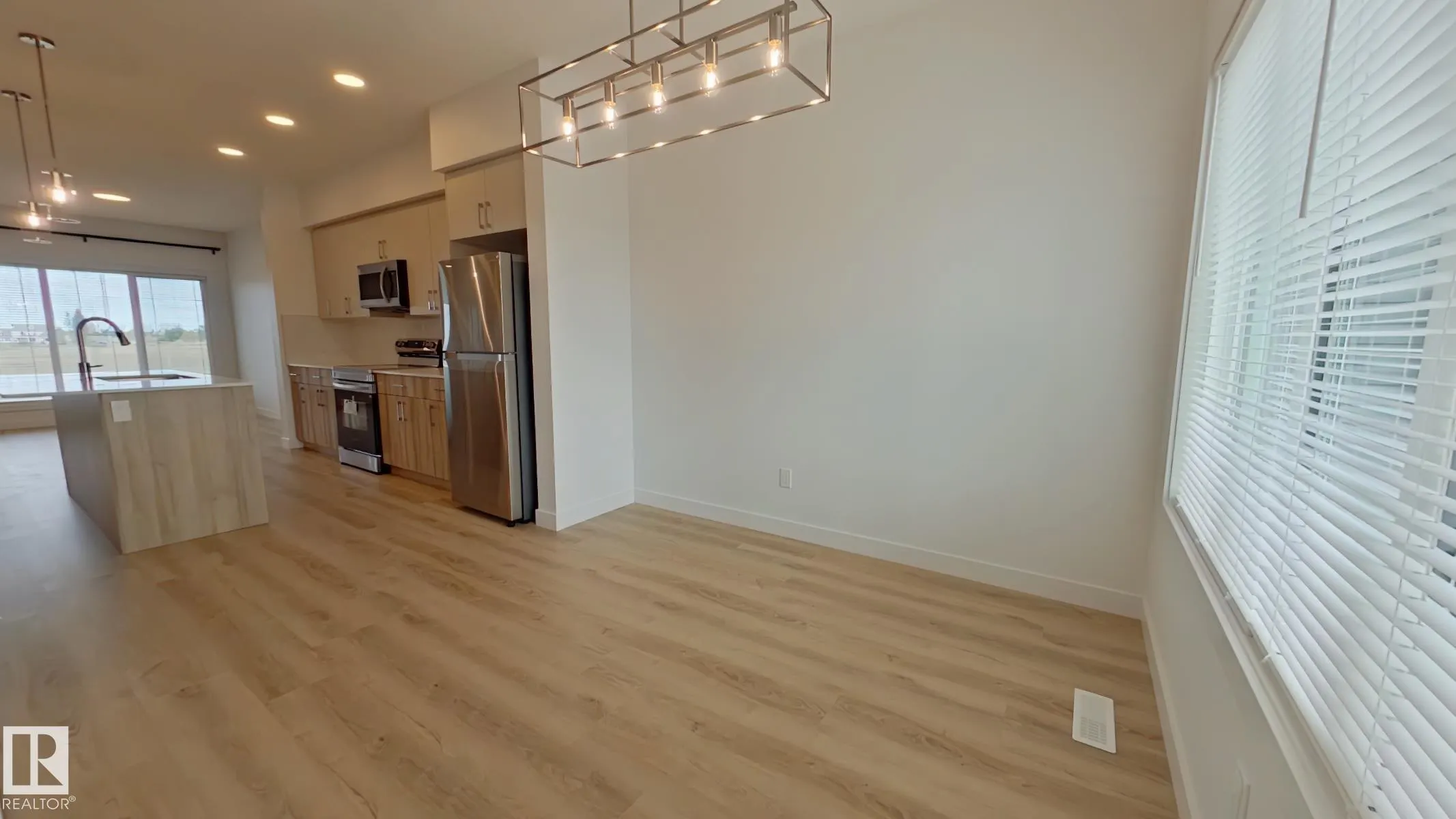 1037 Aster Boulevard