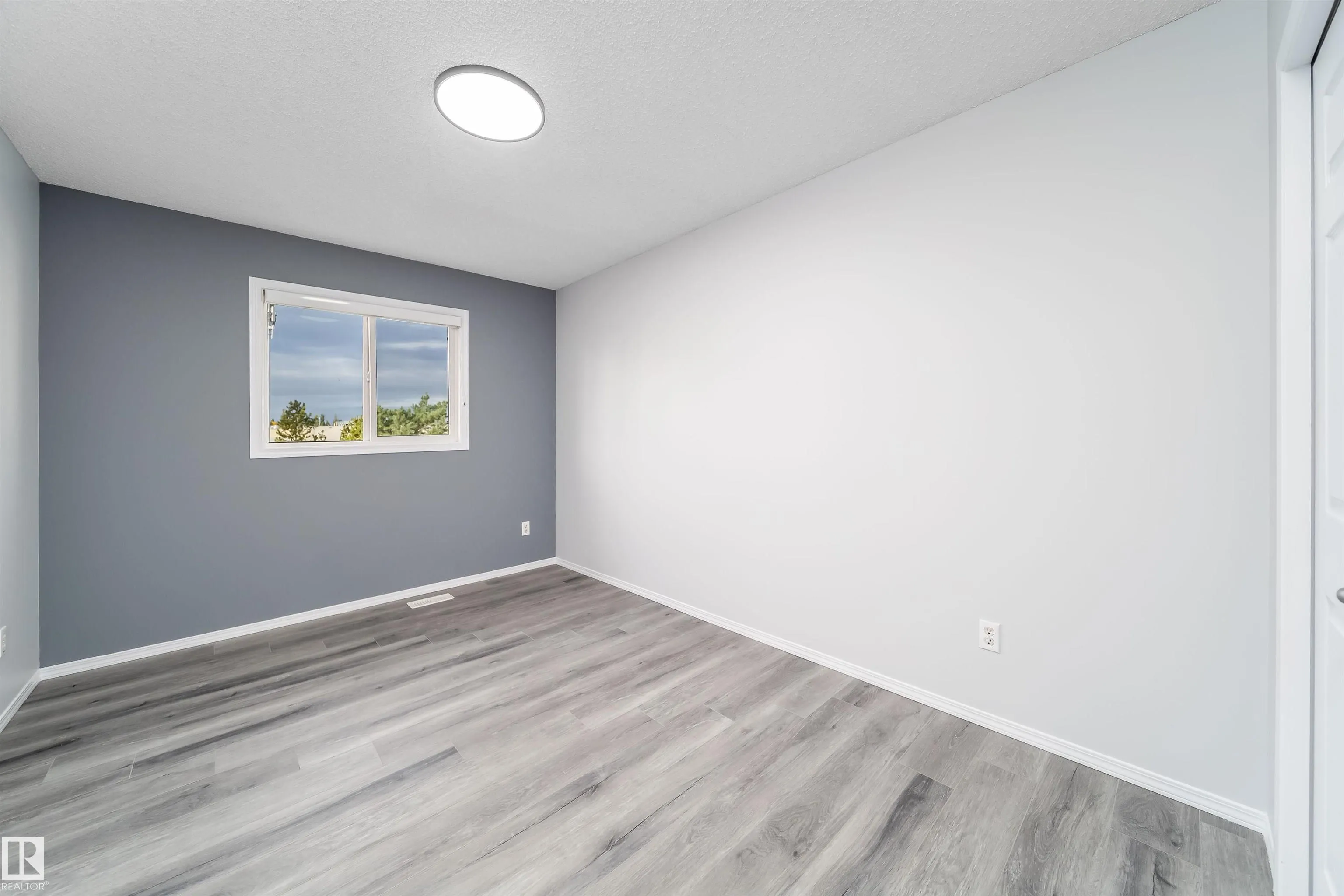 120 MAGRATH Road