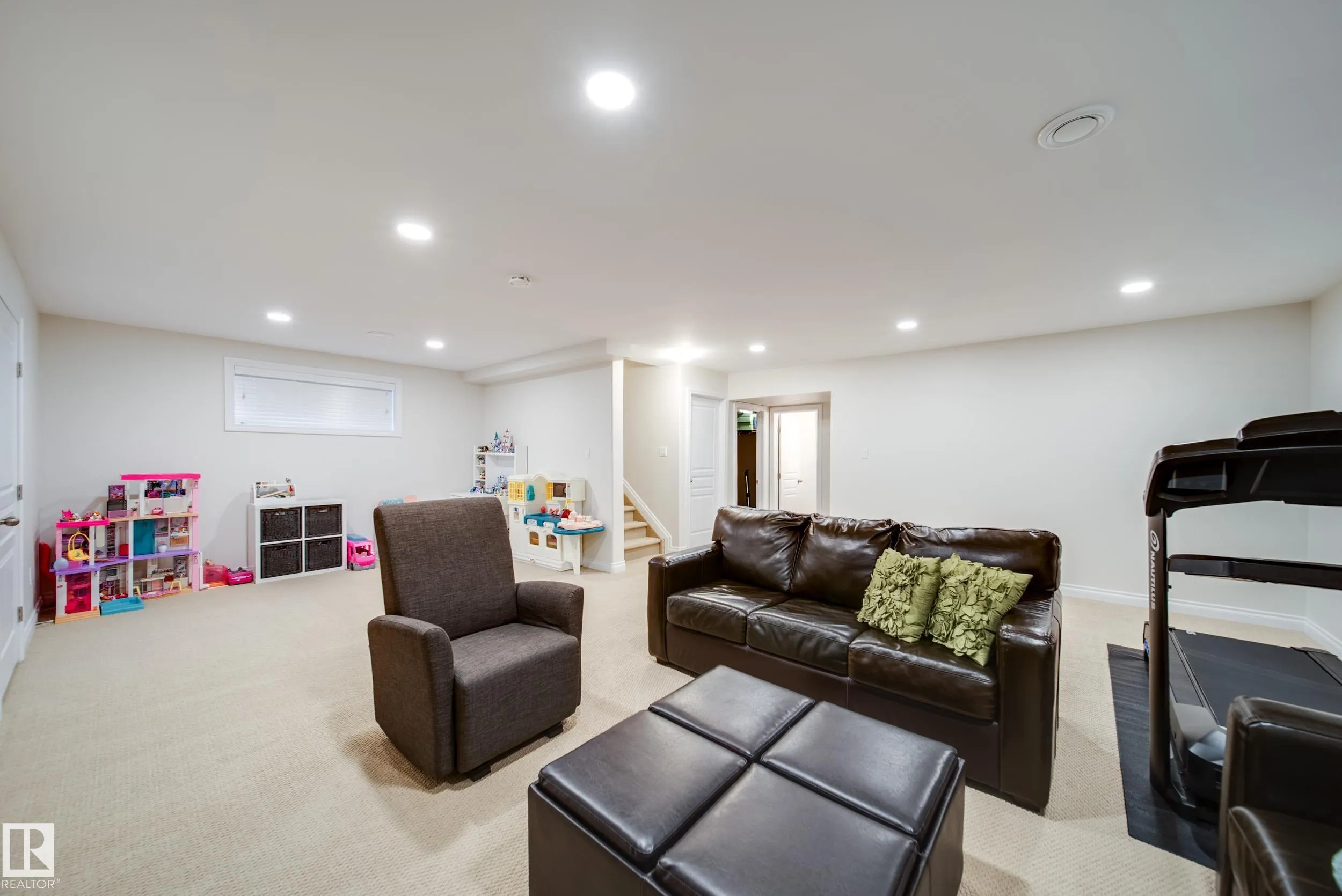 15 NORWOOD Close