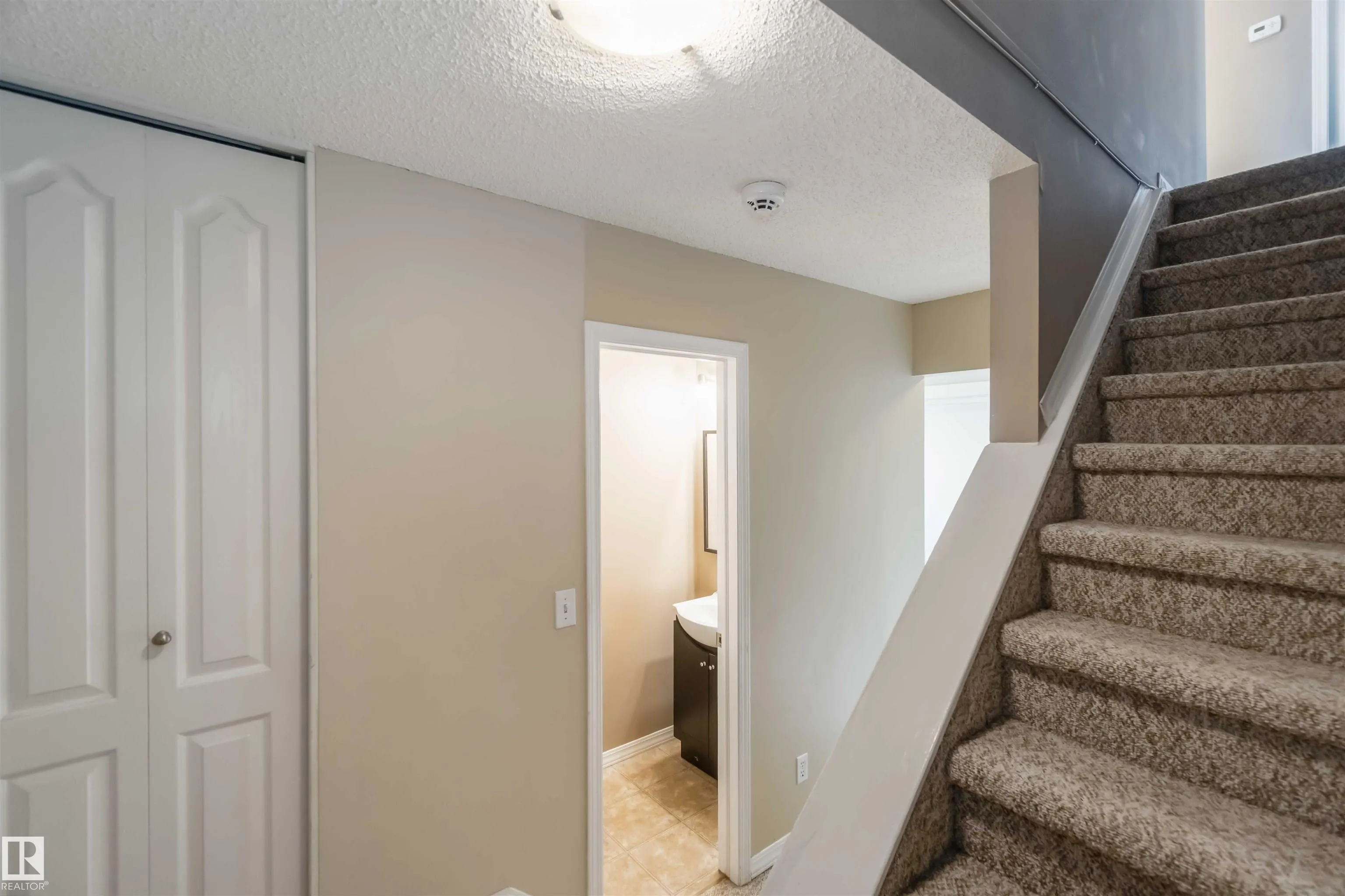 324 GRANDIN Village