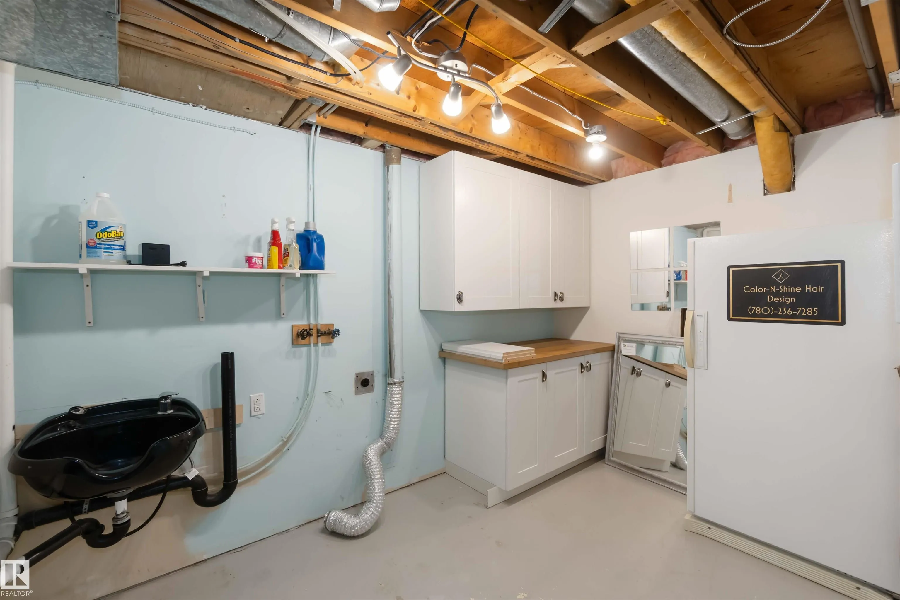 324 GRANDIN Village