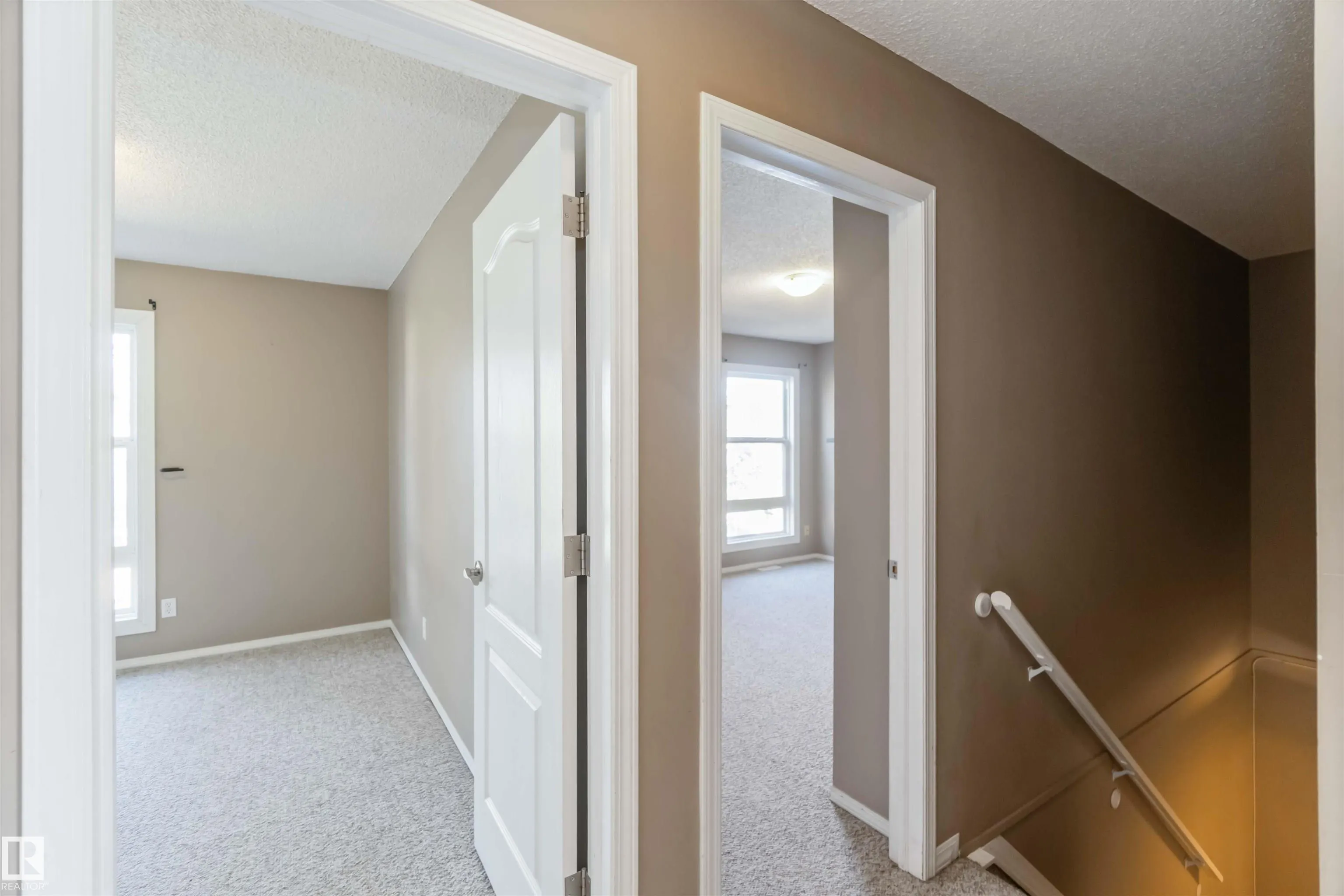 324 GRANDIN Village