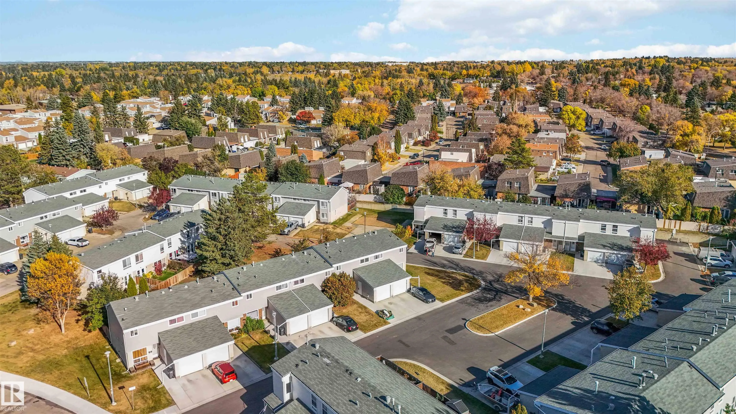 324 GRANDIN Village