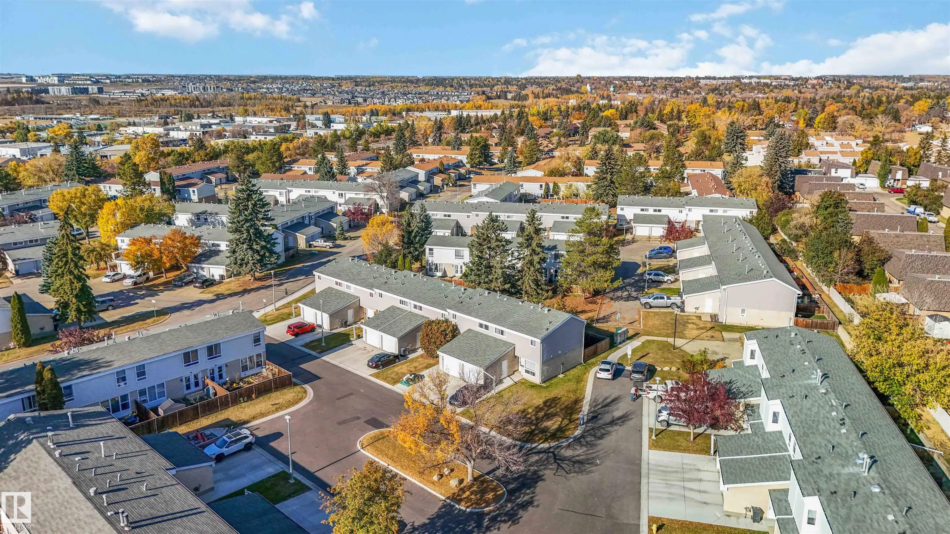 324 GRANDIN Village