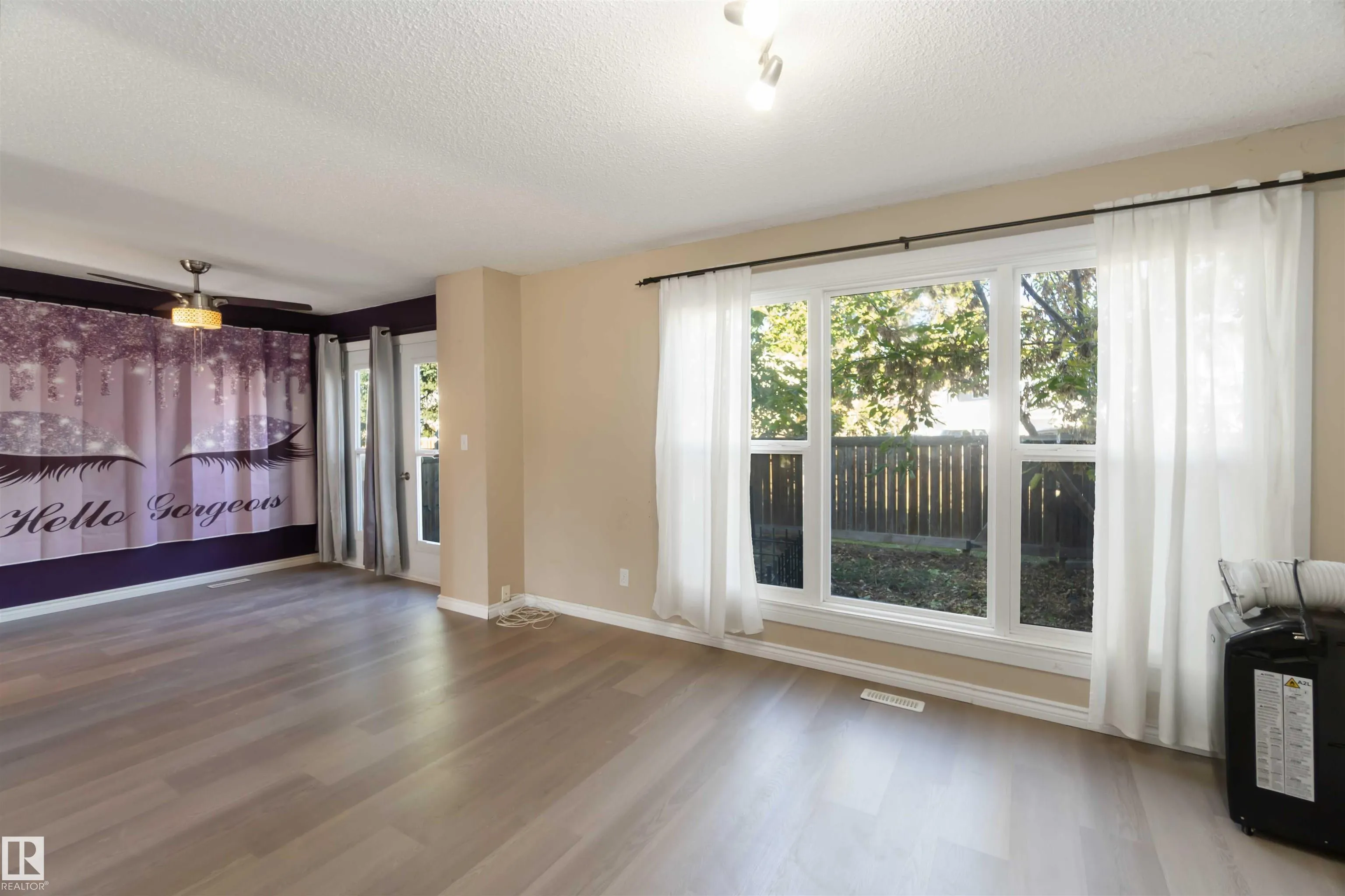324 GRANDIN Village