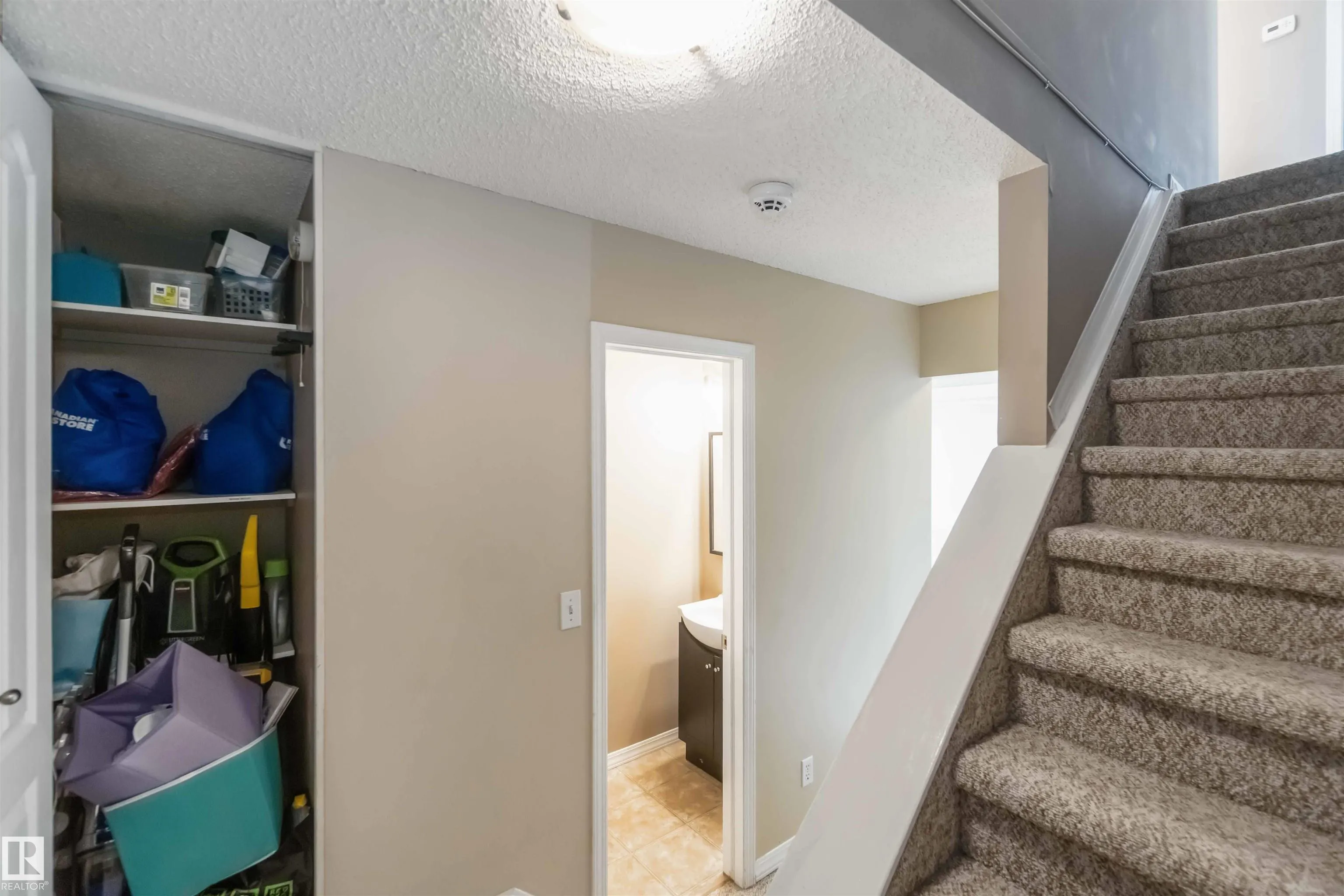 324 GRANDIN Village