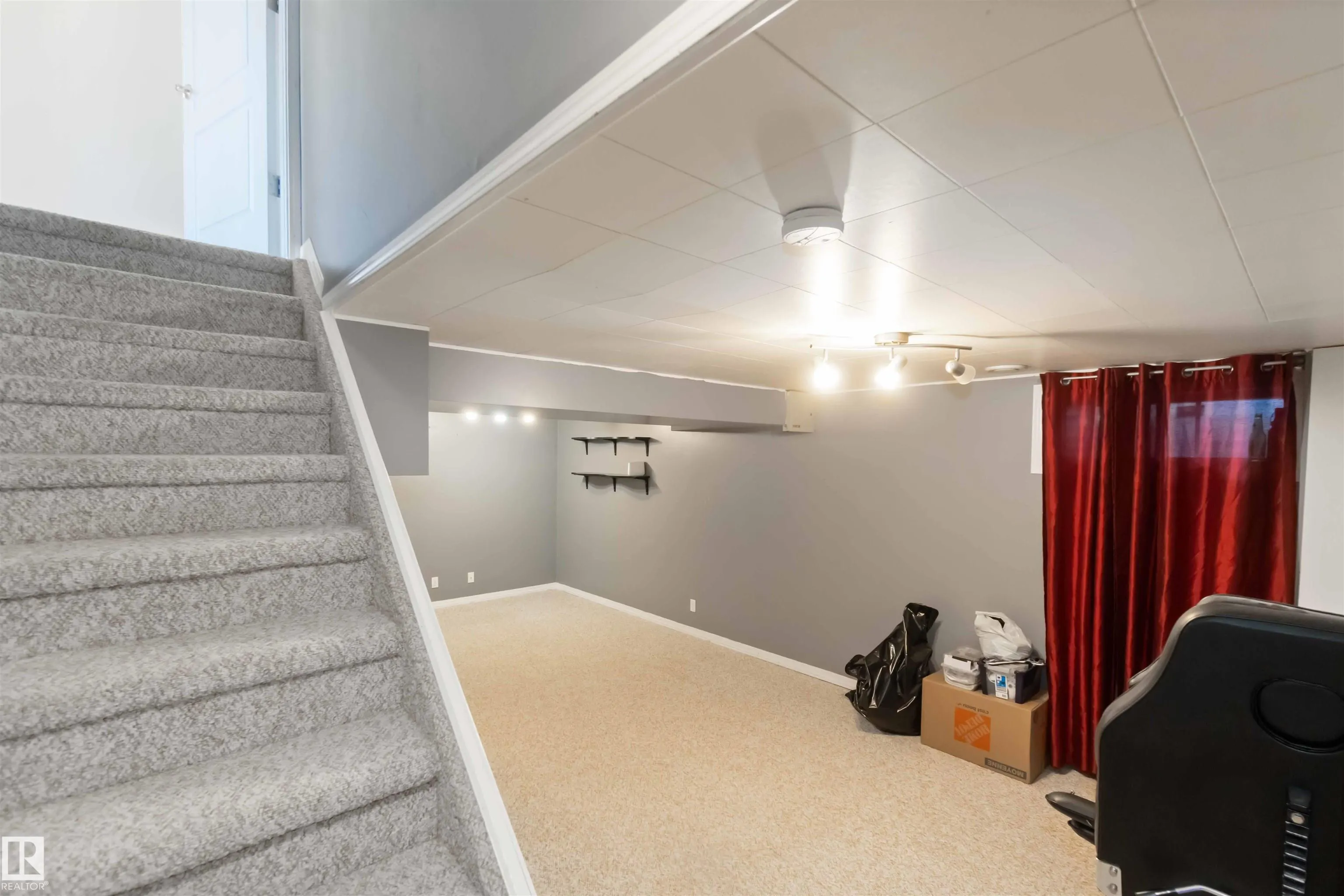 324 GRANDIN Village