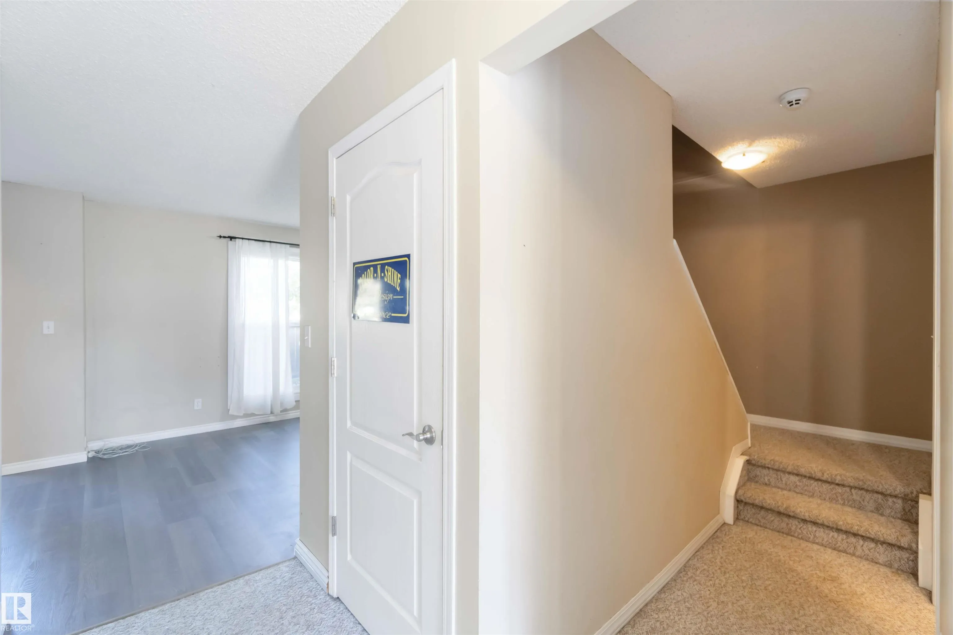 324 GRANDIN Village