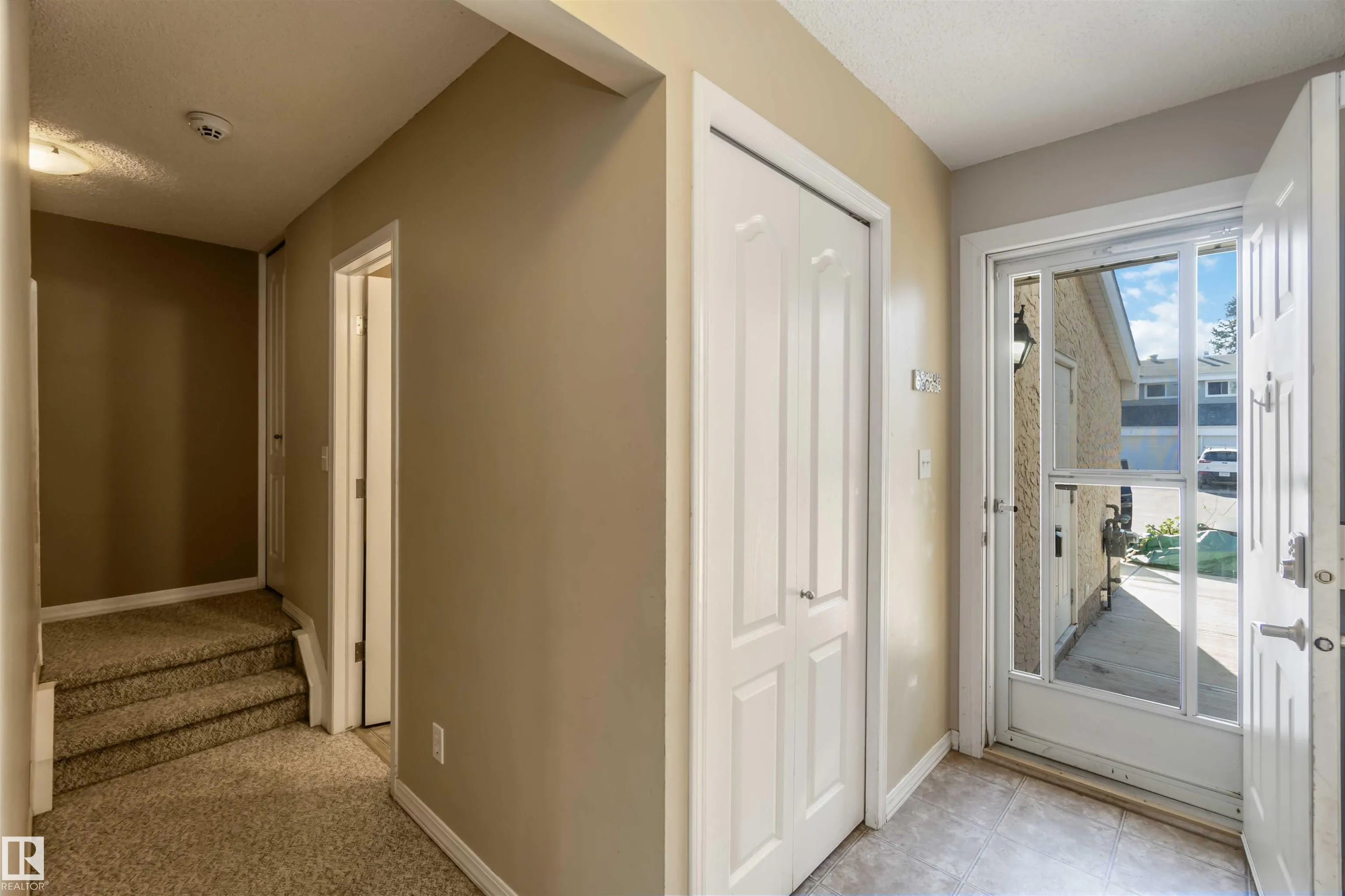 324 GRANDIN Village