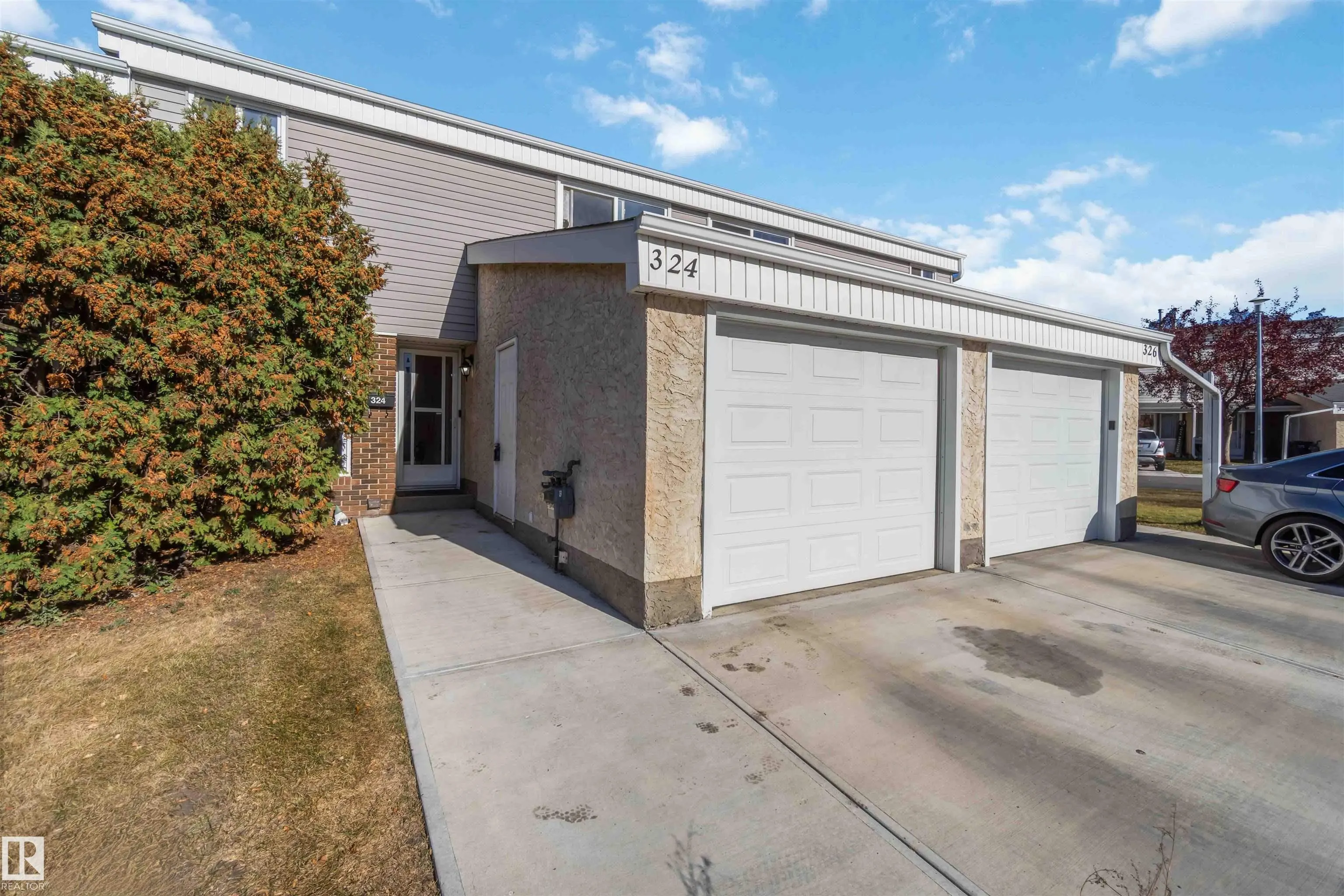 324 GRANDIN Village