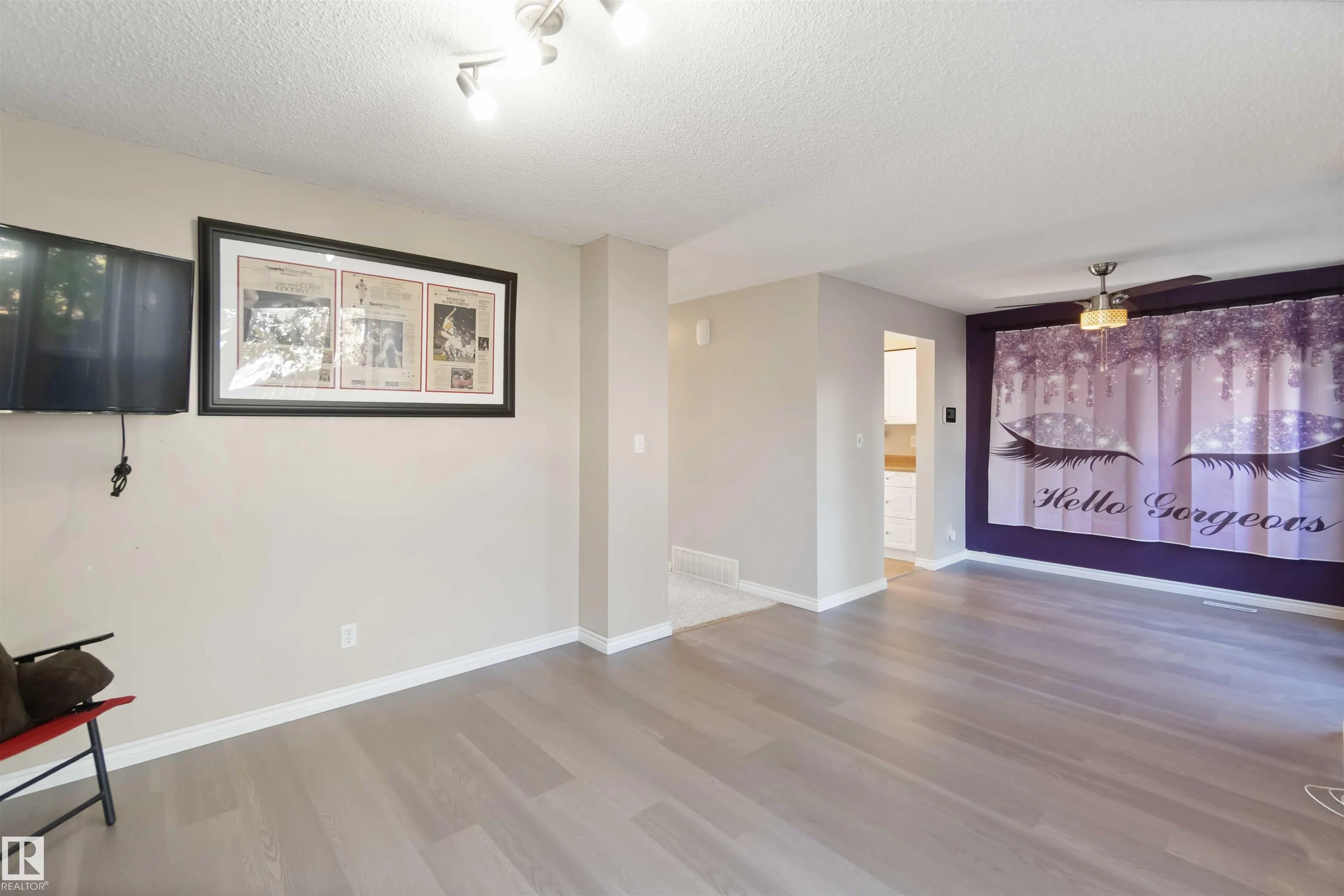 324 GRANDIN Village
