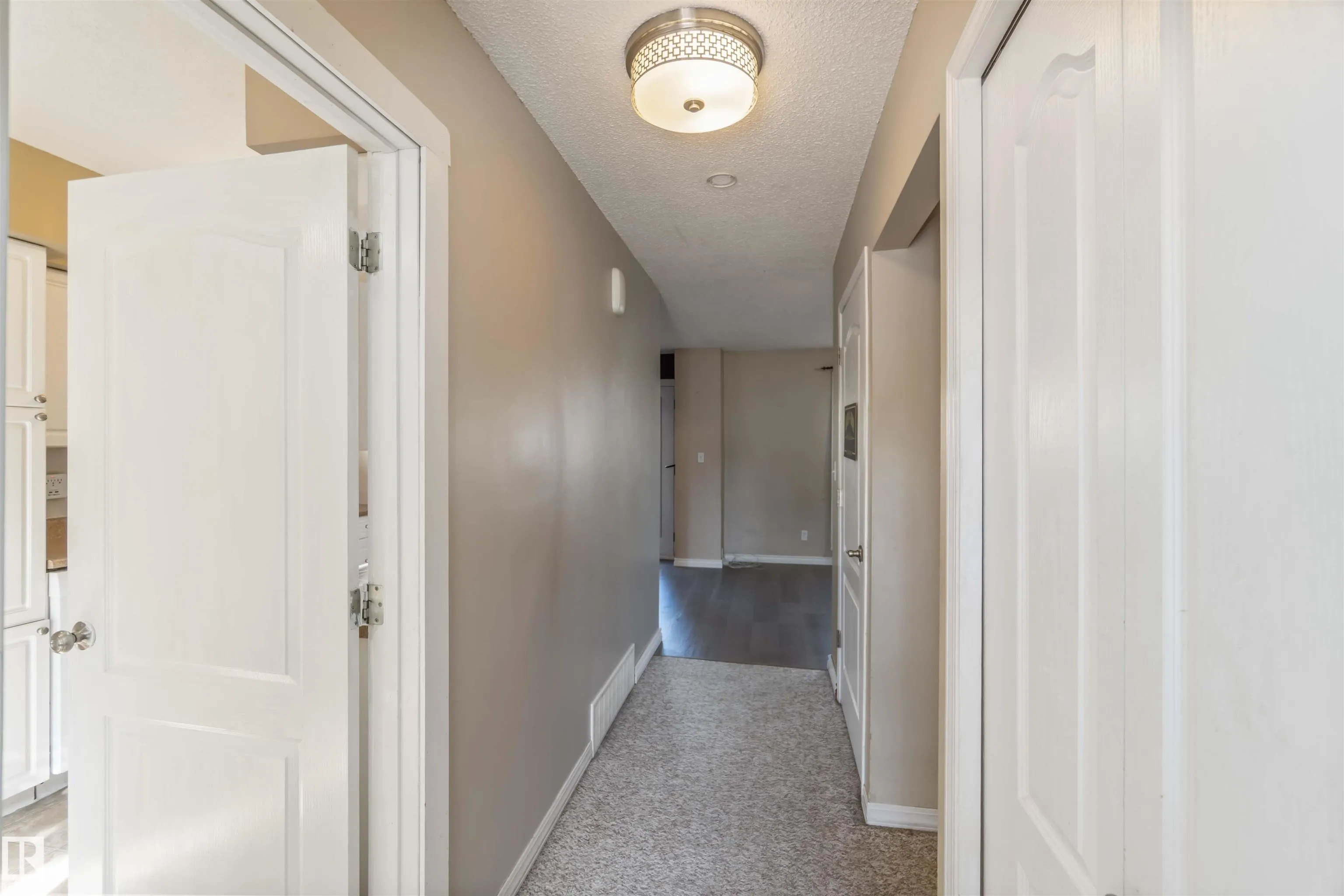324 GRANDIN Village