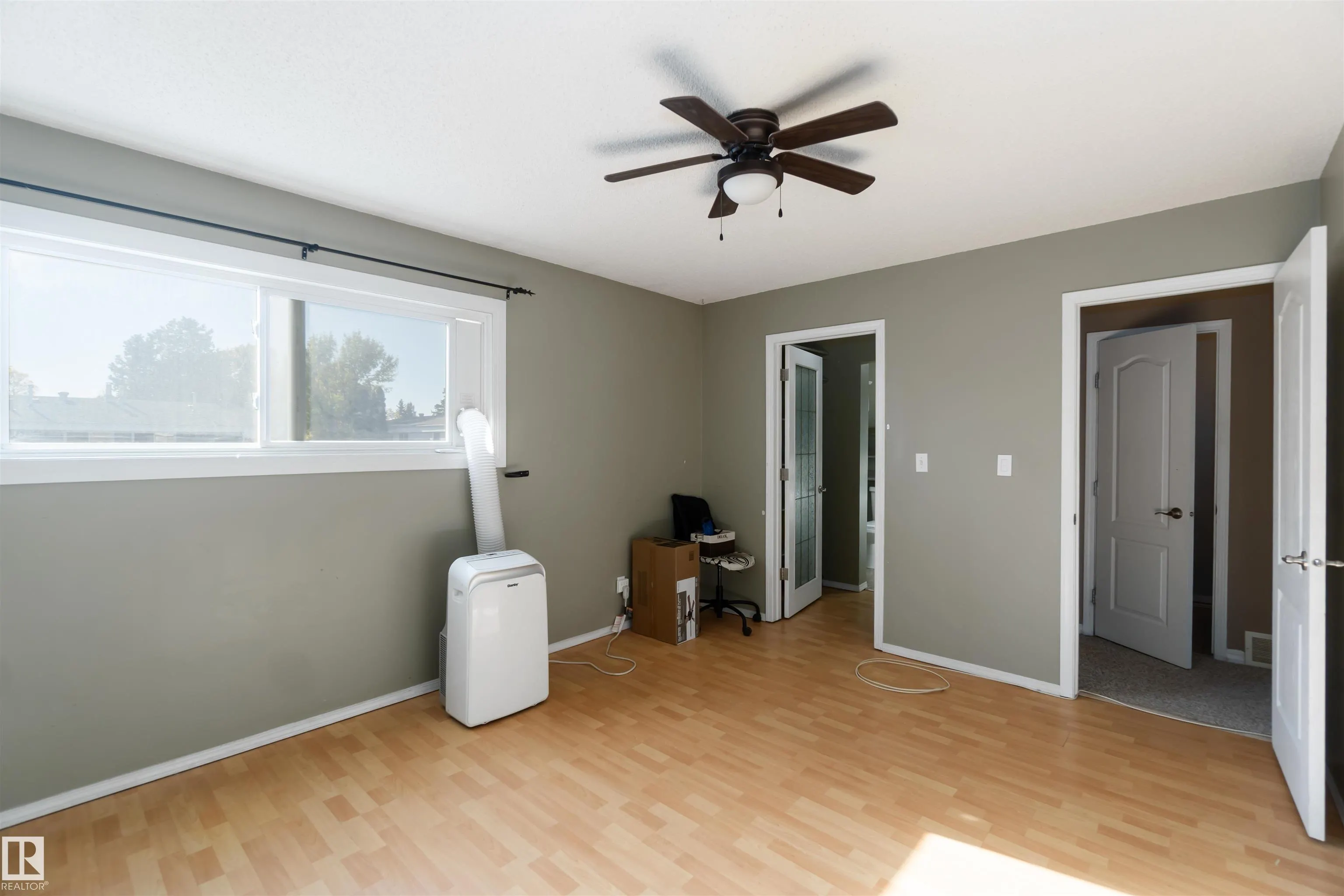 324 GRANDIN Village
