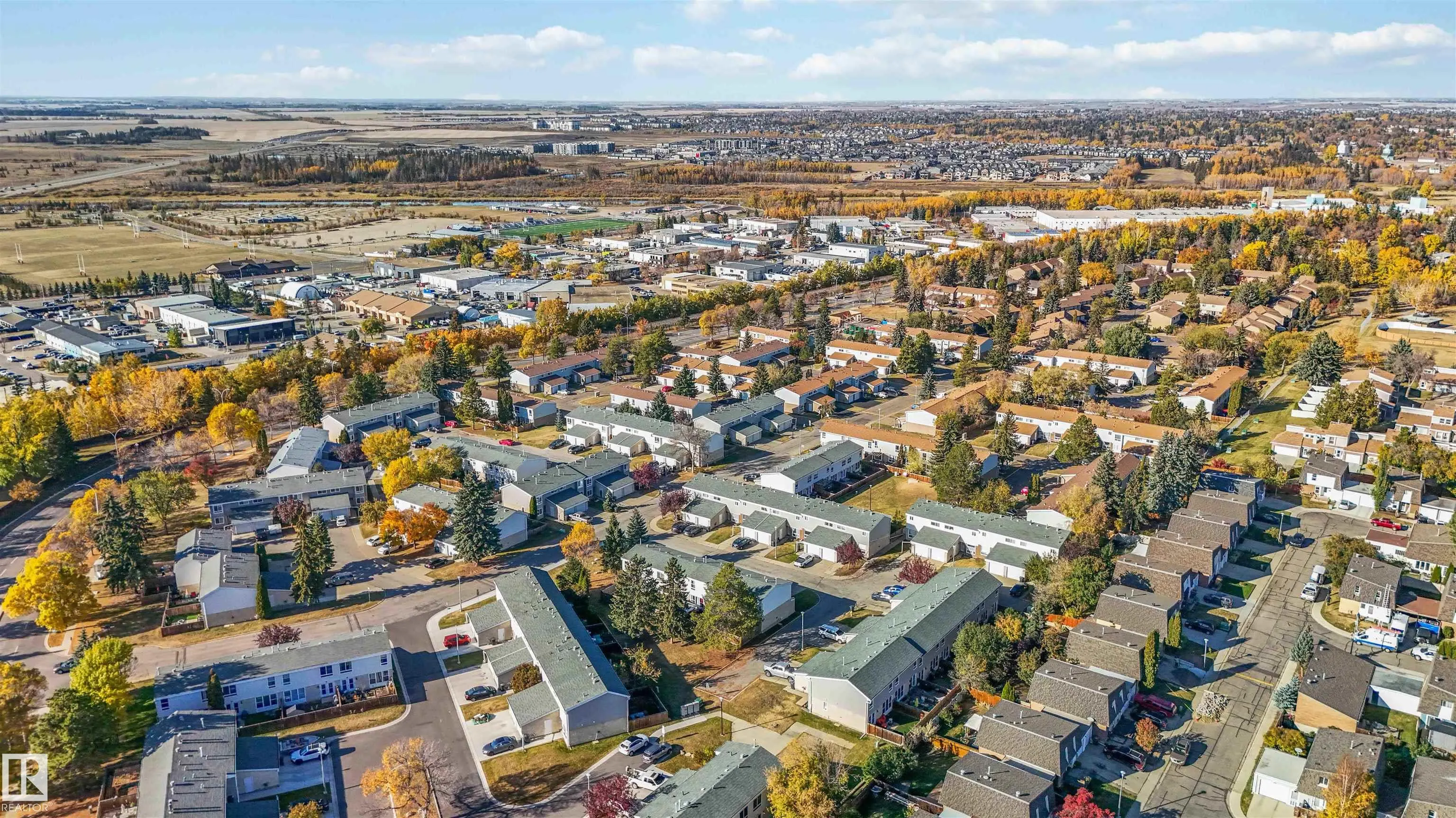 324 GRANDIN Village