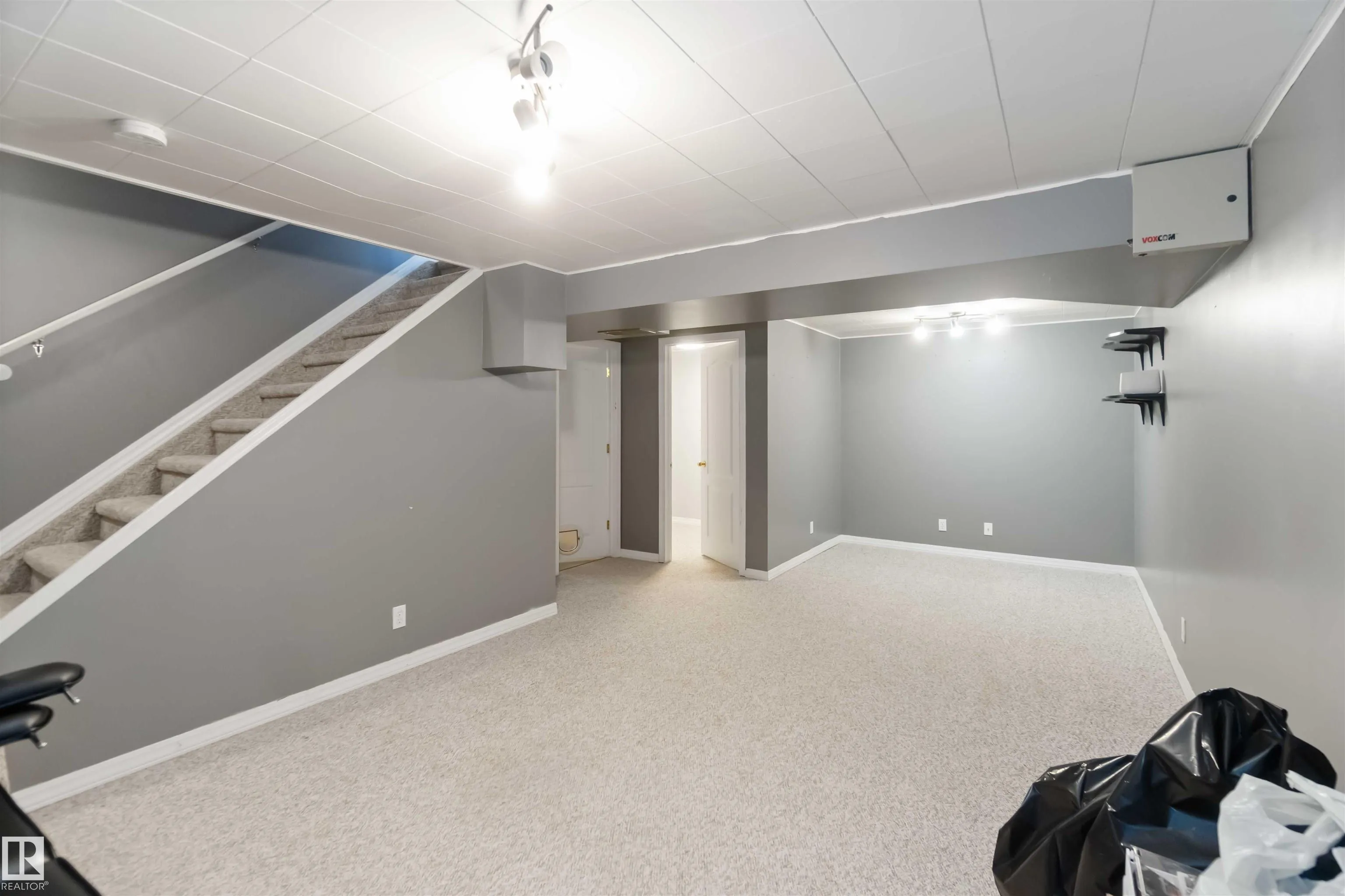 324 GRANDIN Village