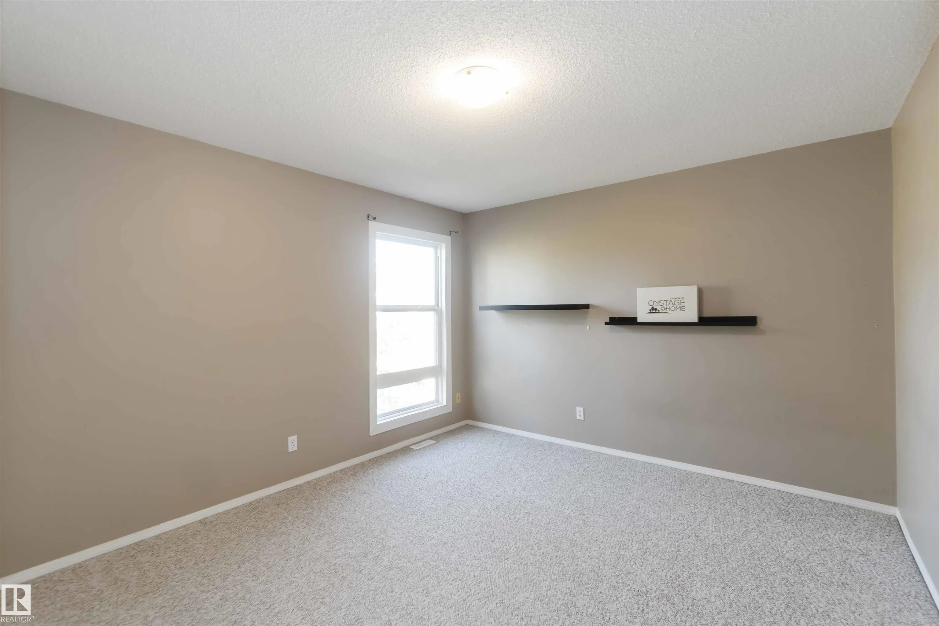 324 GRANDIN Village