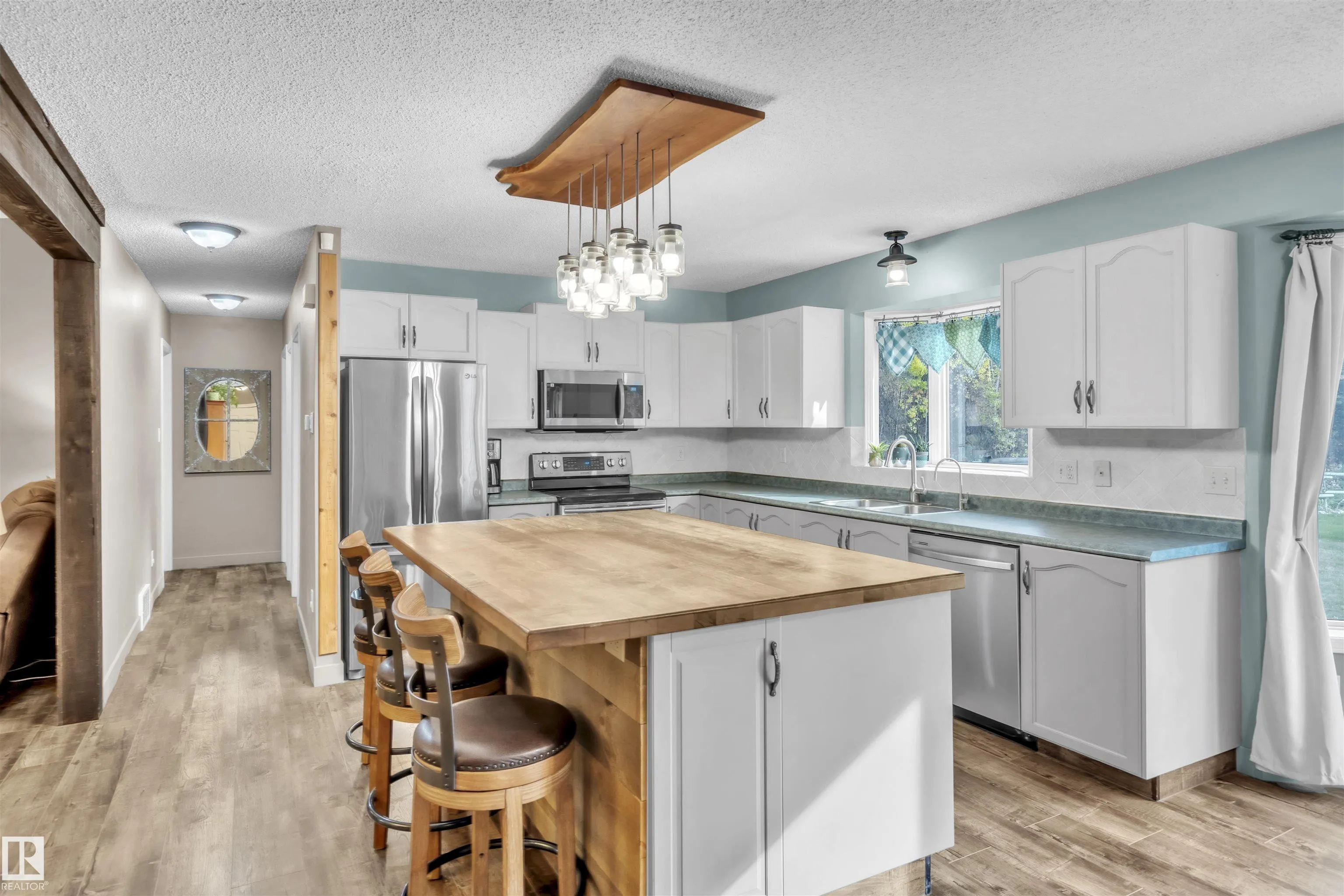 7 61307 Range Road 470