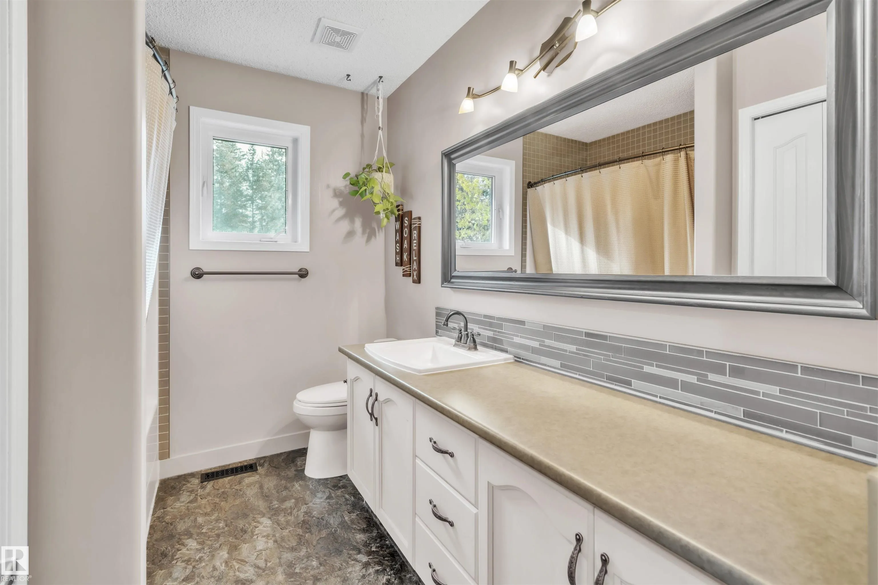 7 61307 Range Road 470