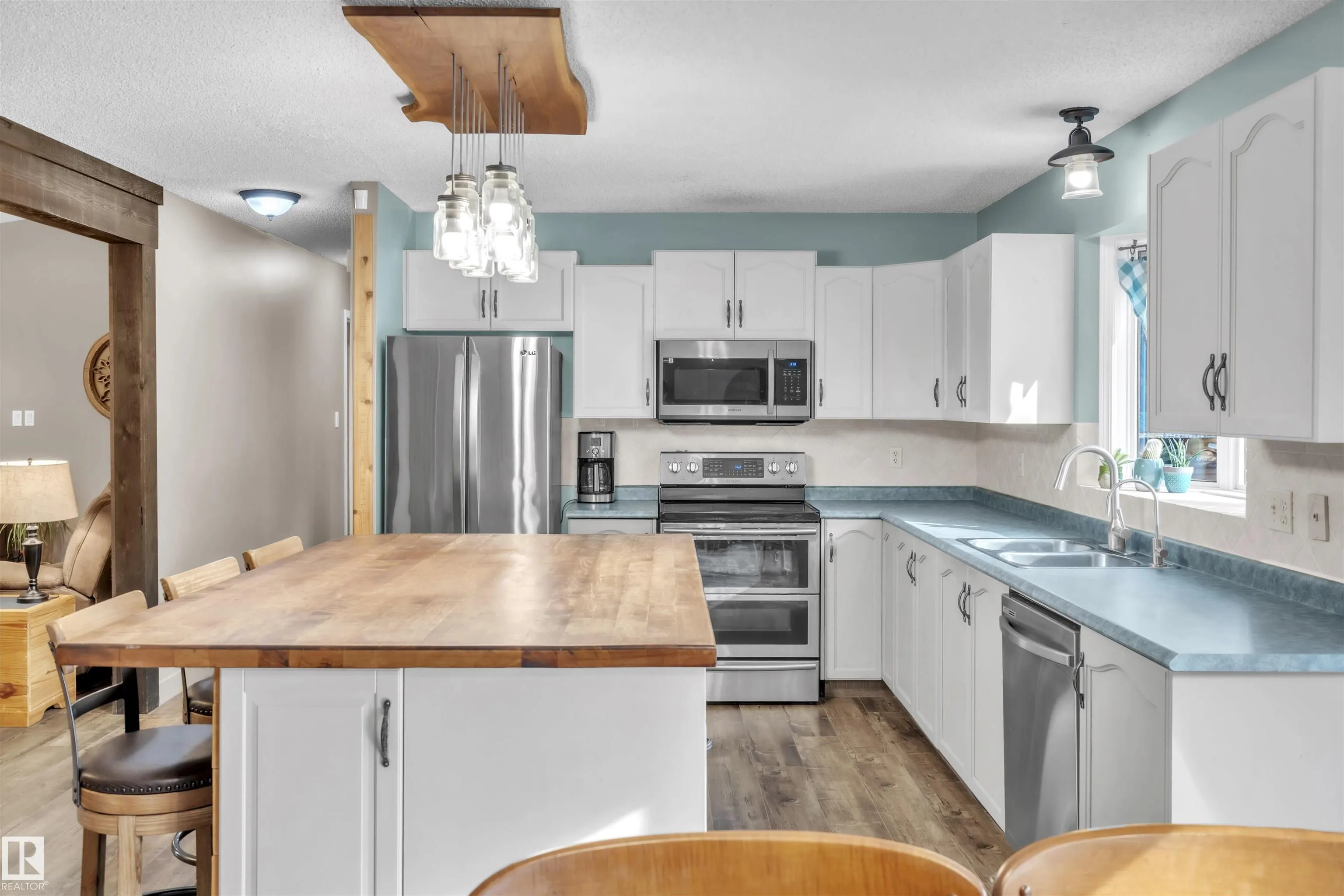 7 61307 Range Road 470