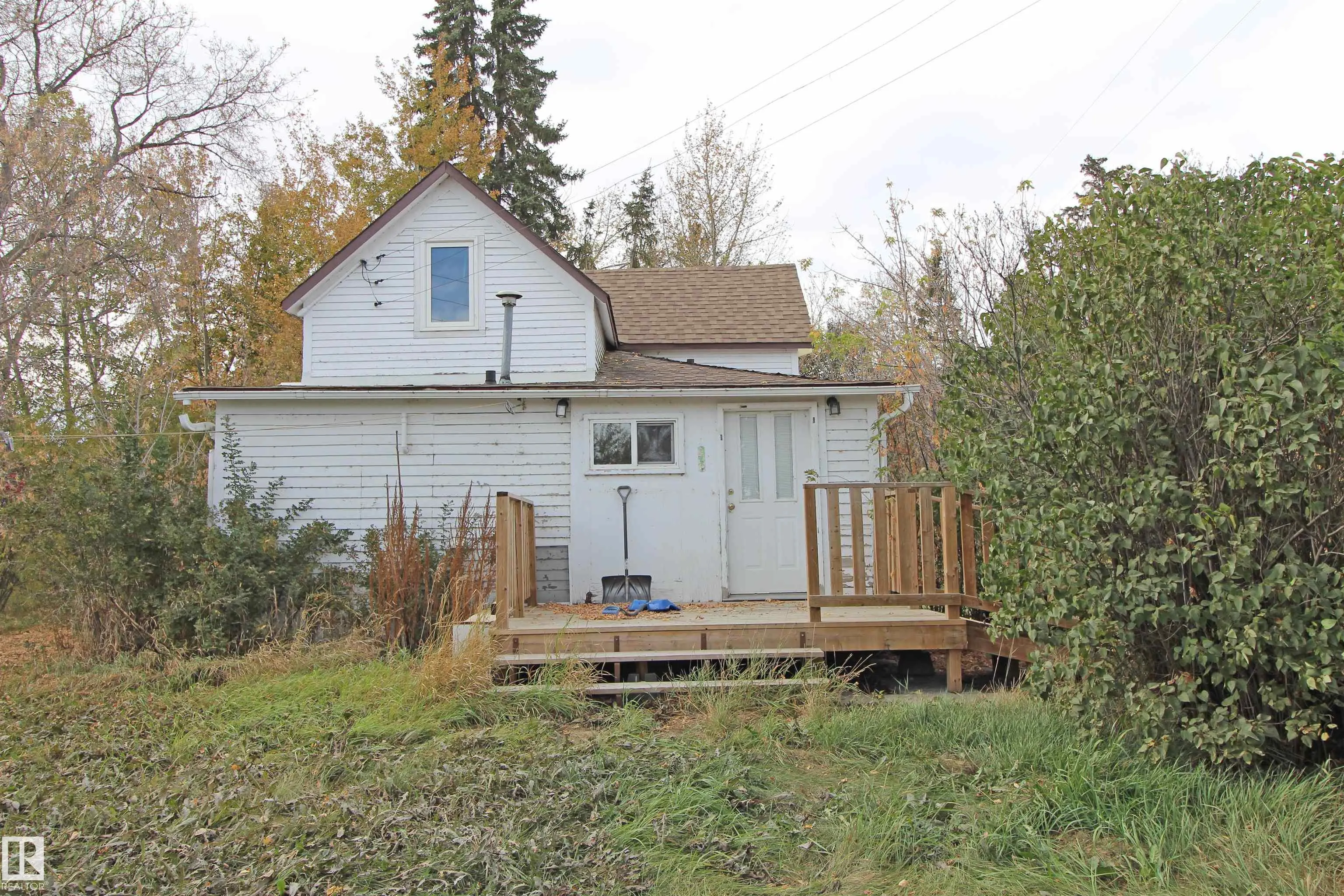 452063 RGE ROAD 242