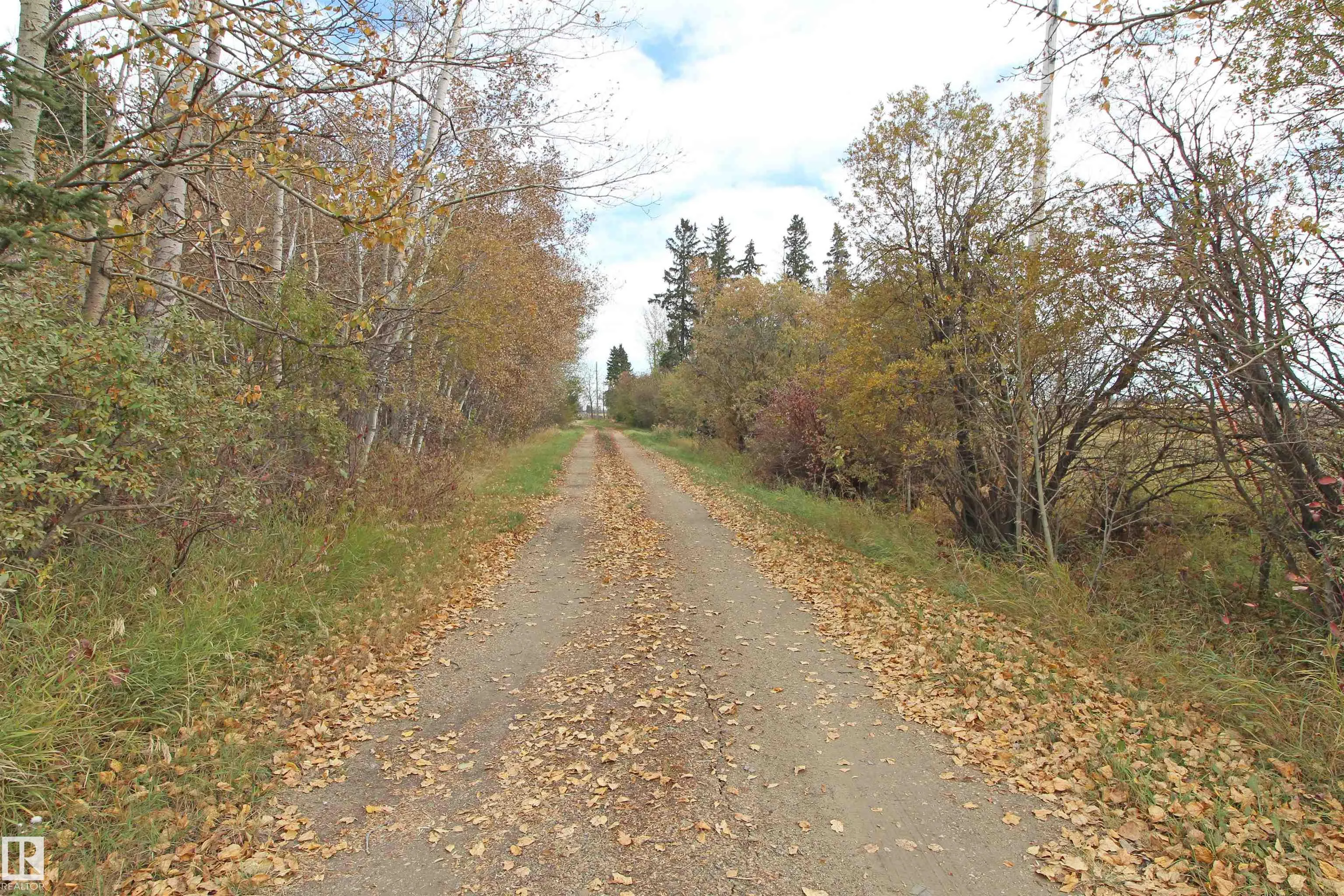 452063 RGE ROAD 242