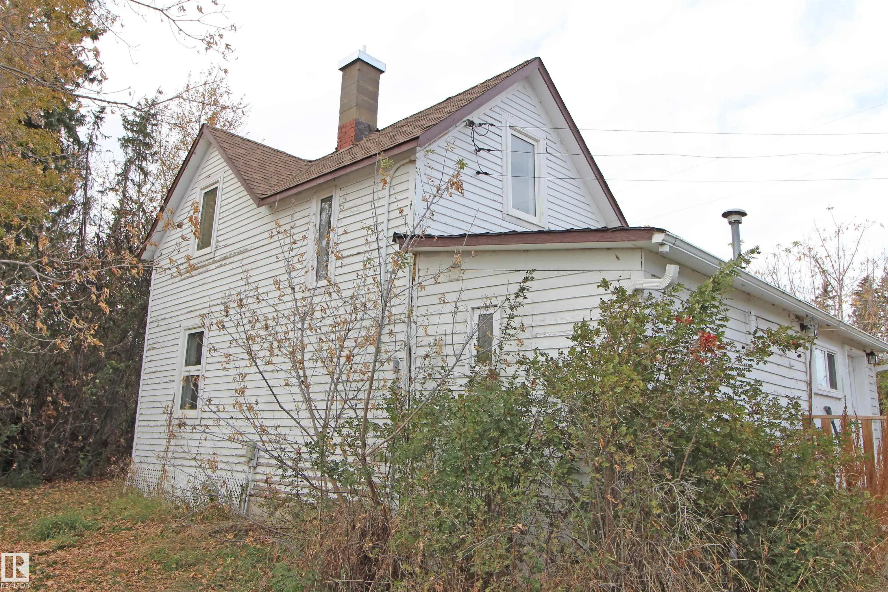452063 RGE ROAD 242