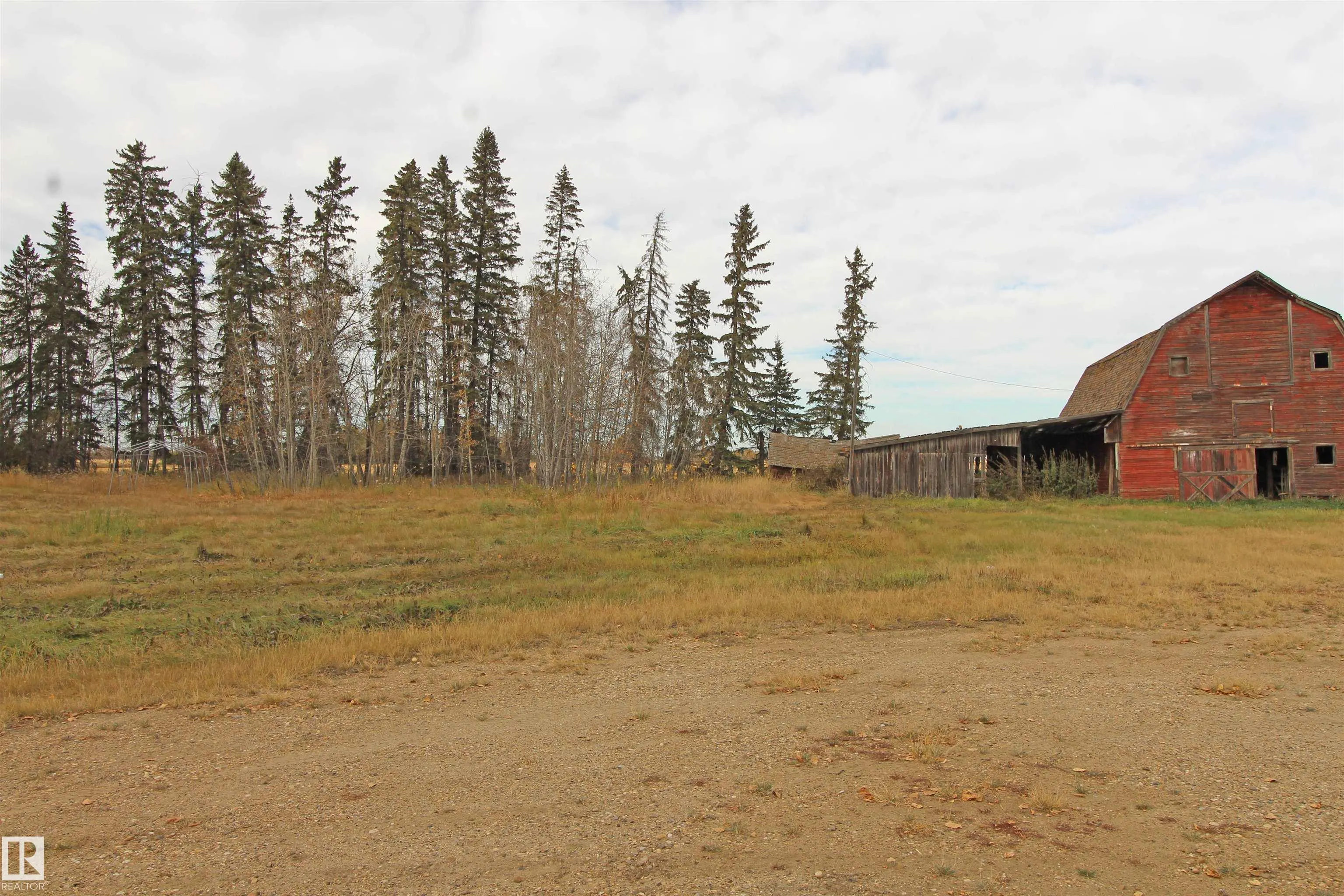 452063 RGE ROAD 242