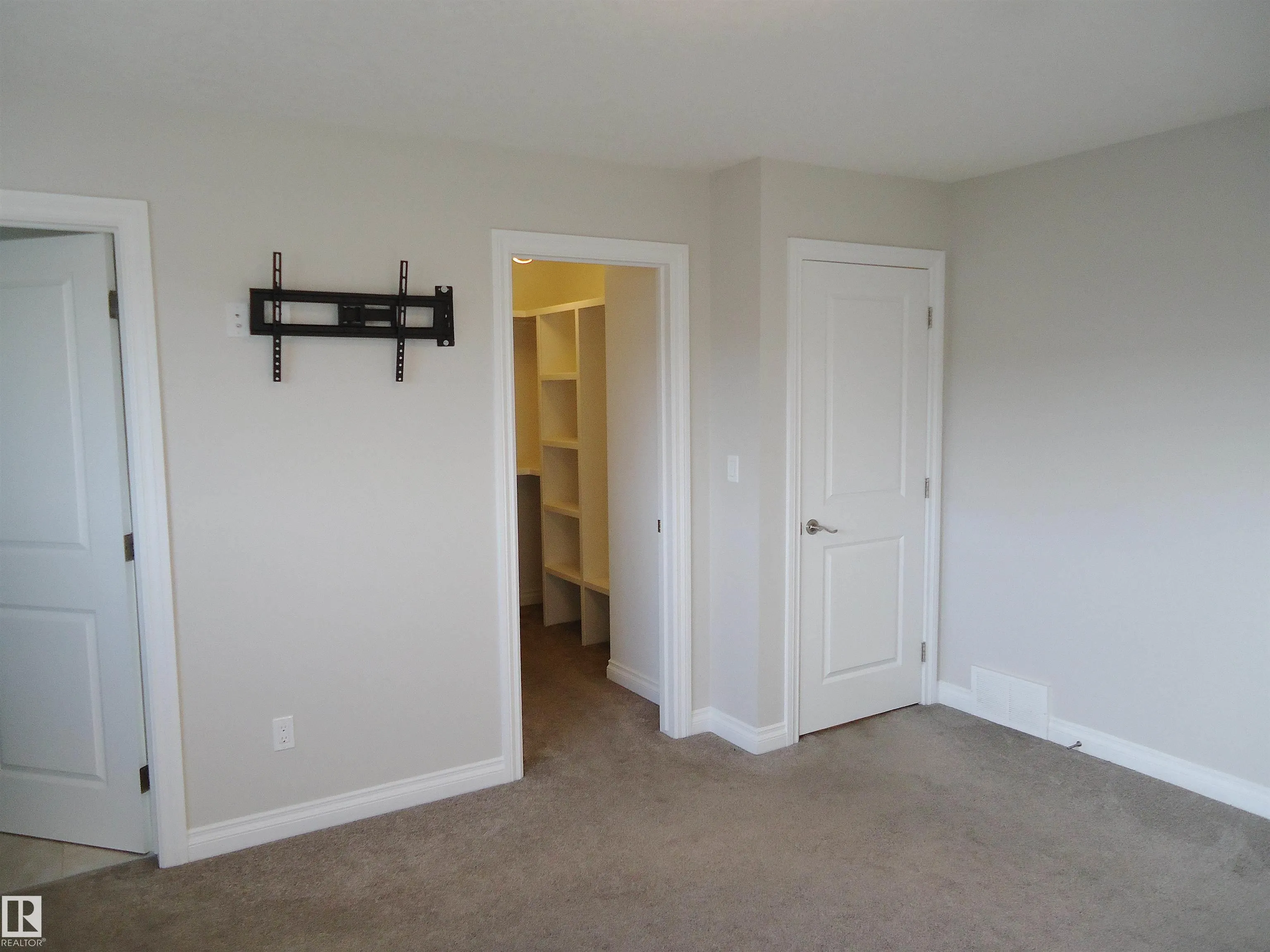 37 ROSEBERRY Lane