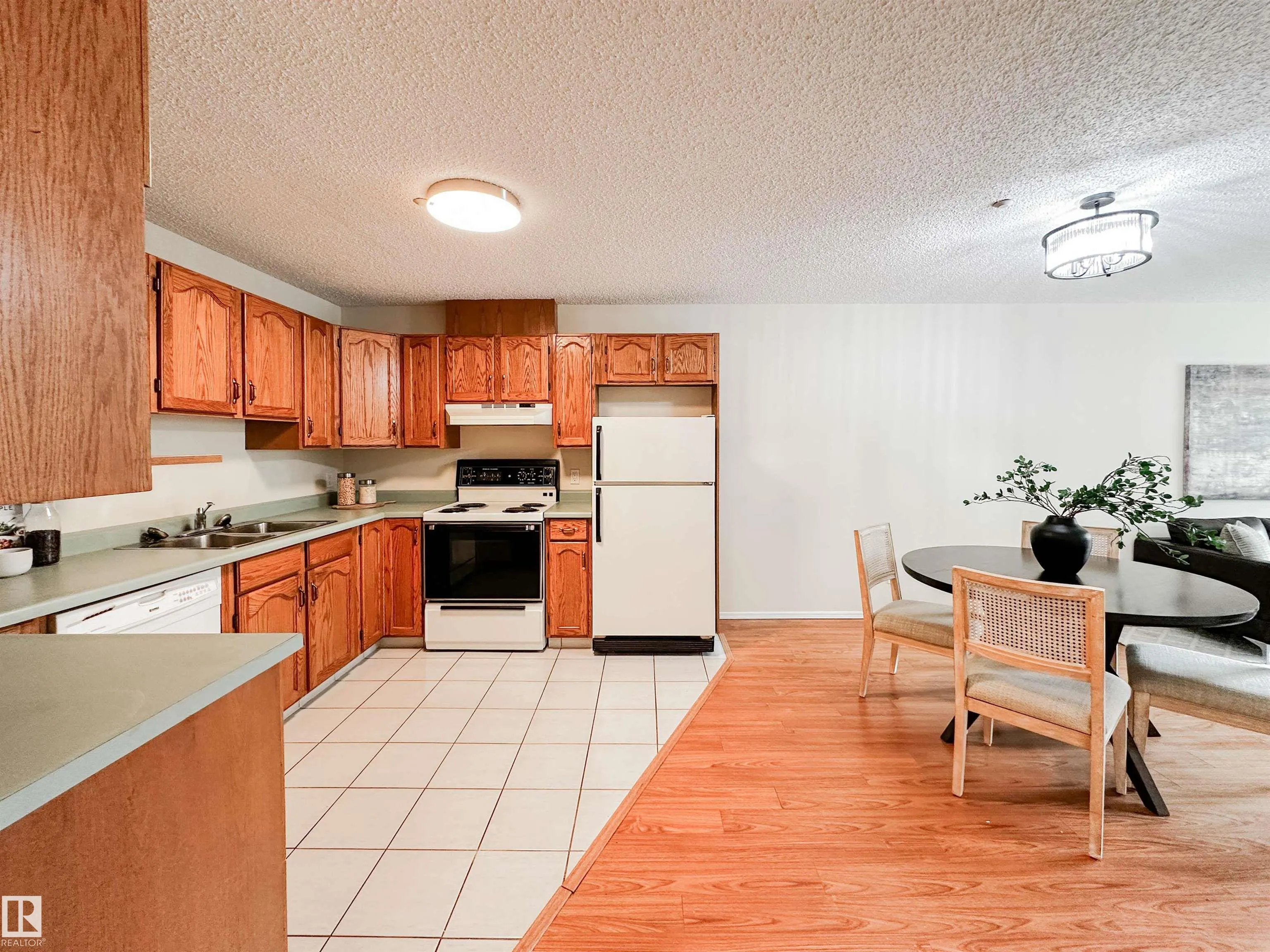 52 ST MICHAEL Street