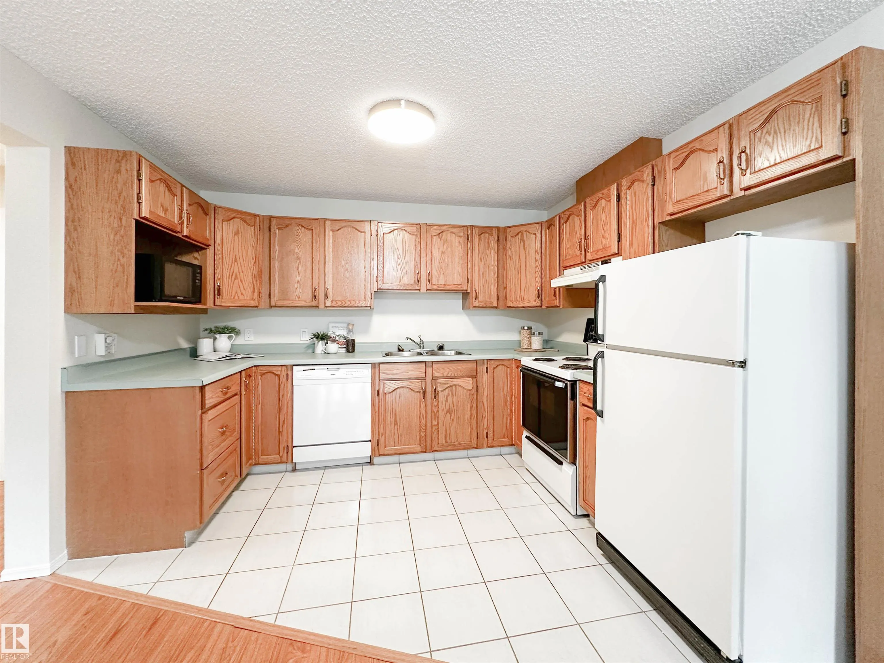 52 ST MICHAEL Street