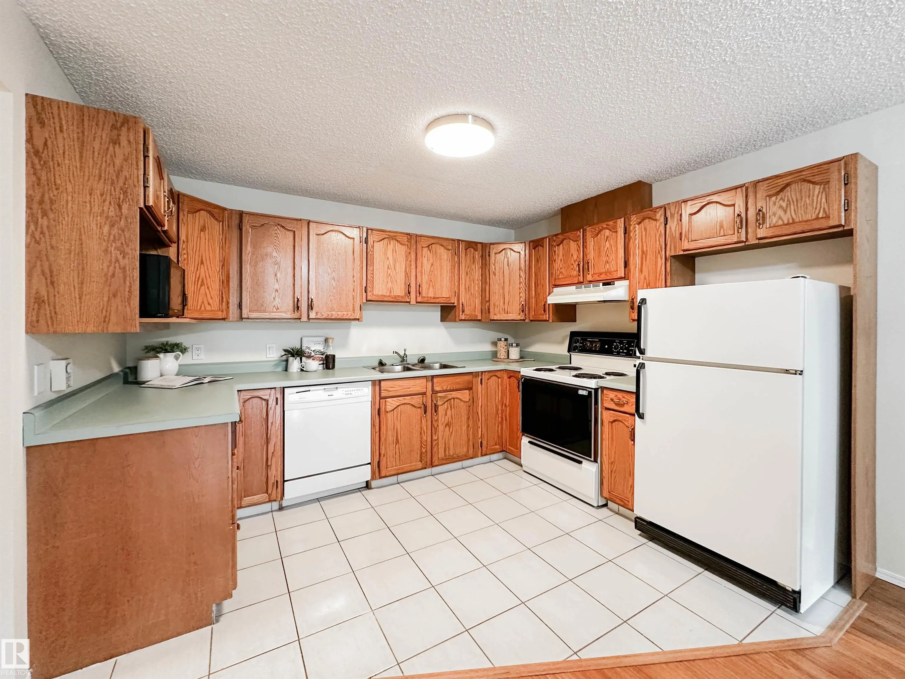 52 ST MICHAEL Street