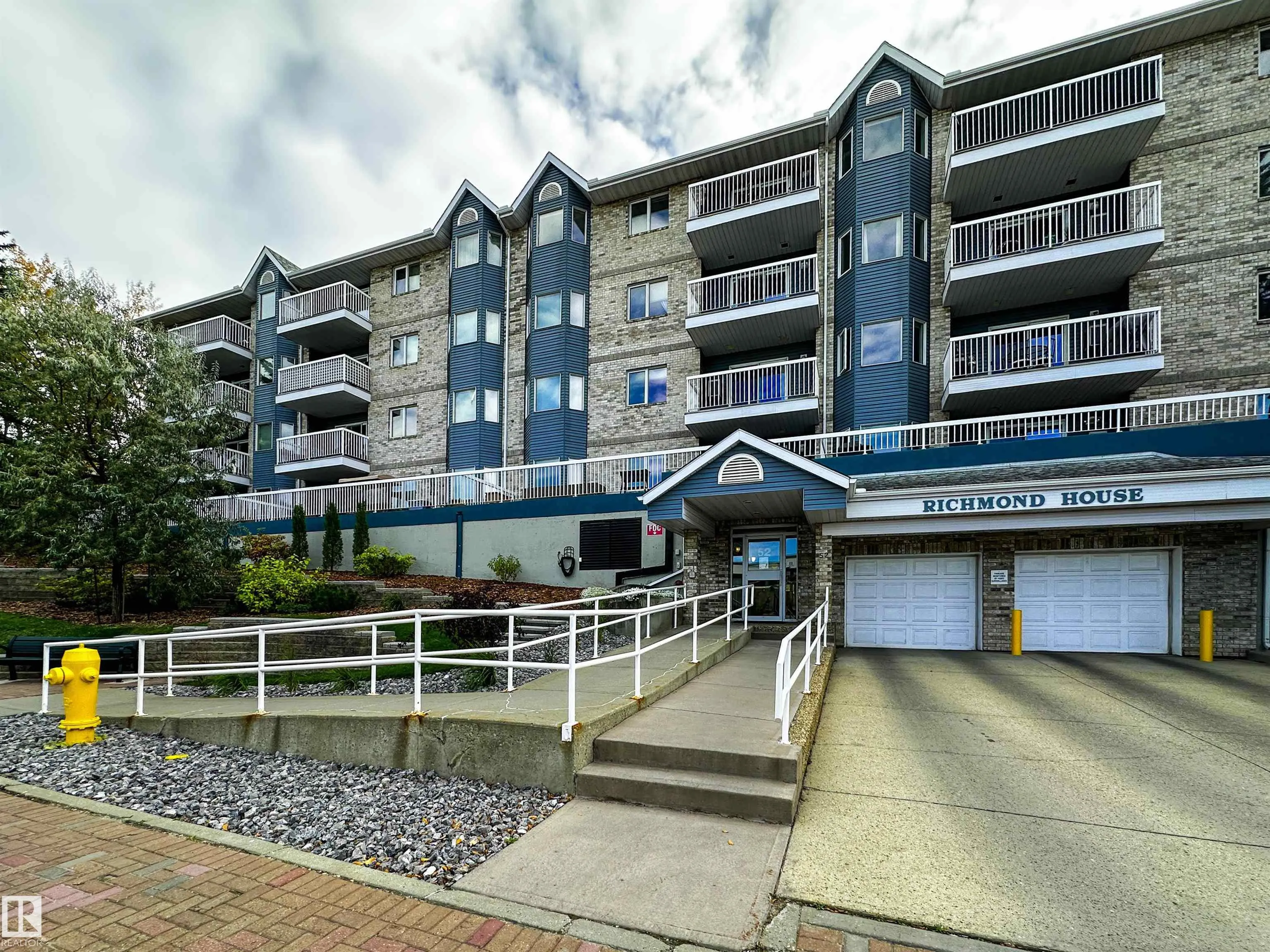 52 ST MICHAEL Street