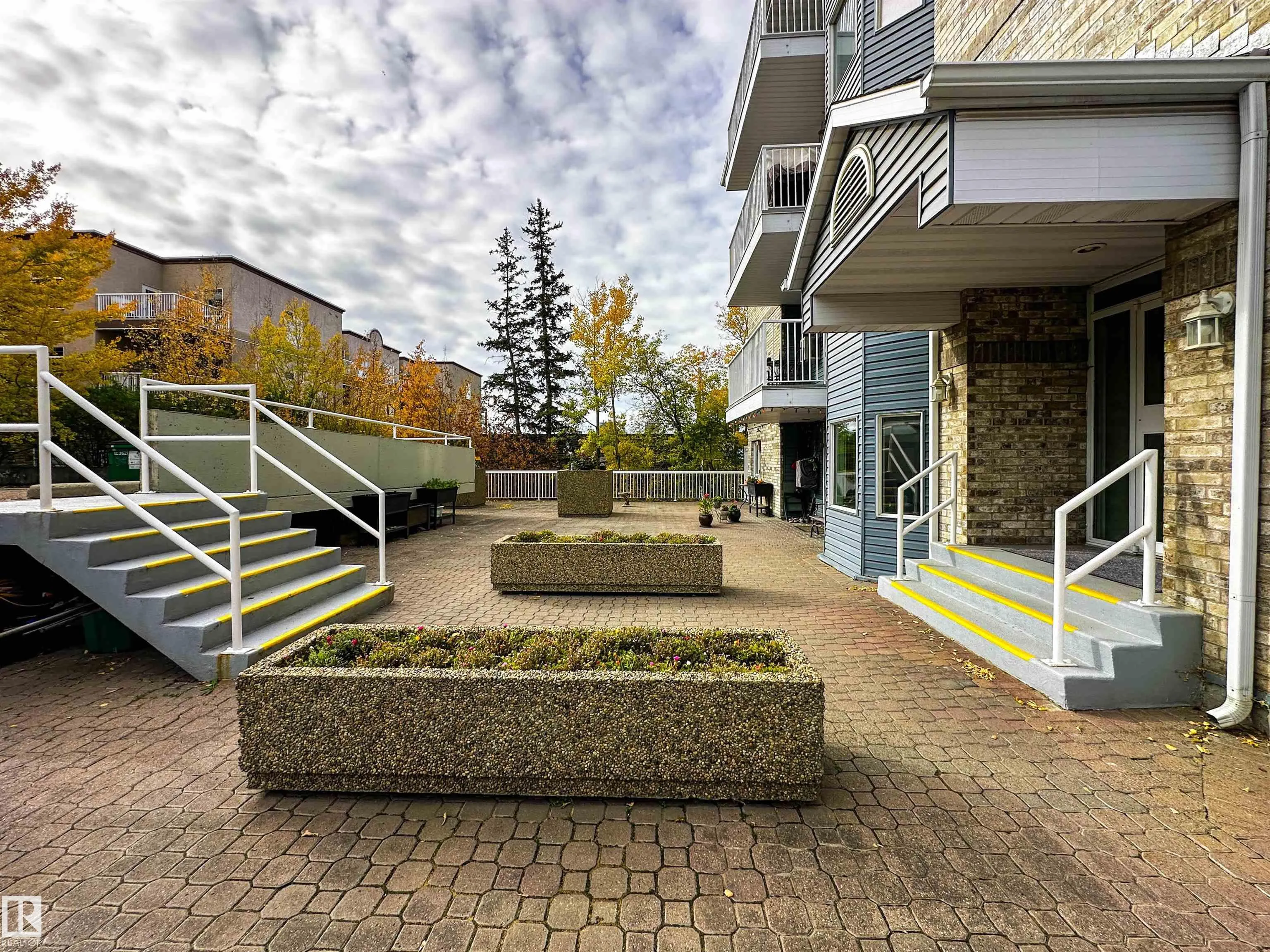 52 ST MICHAEL Street