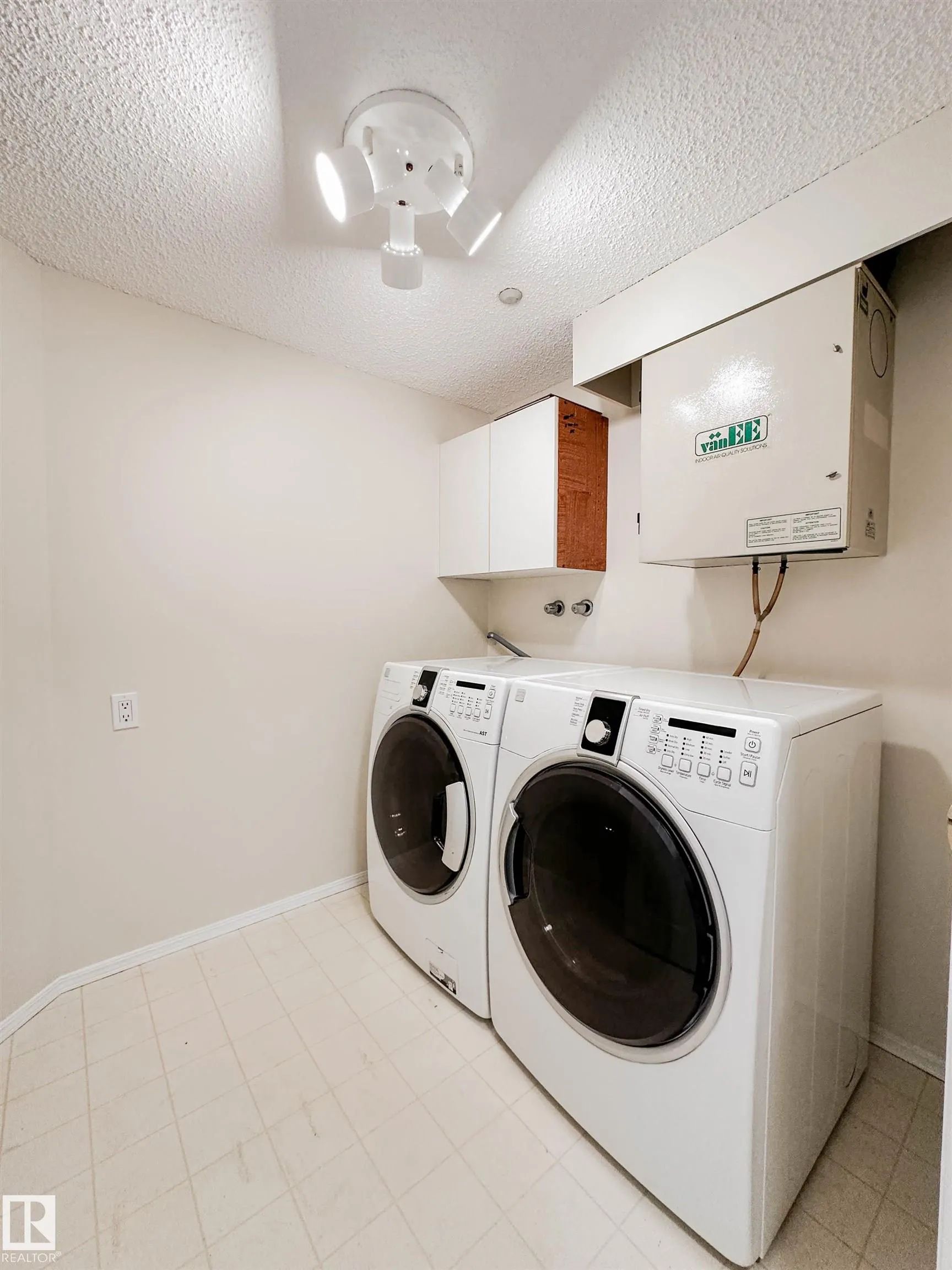 52 ST MICHAEL Street