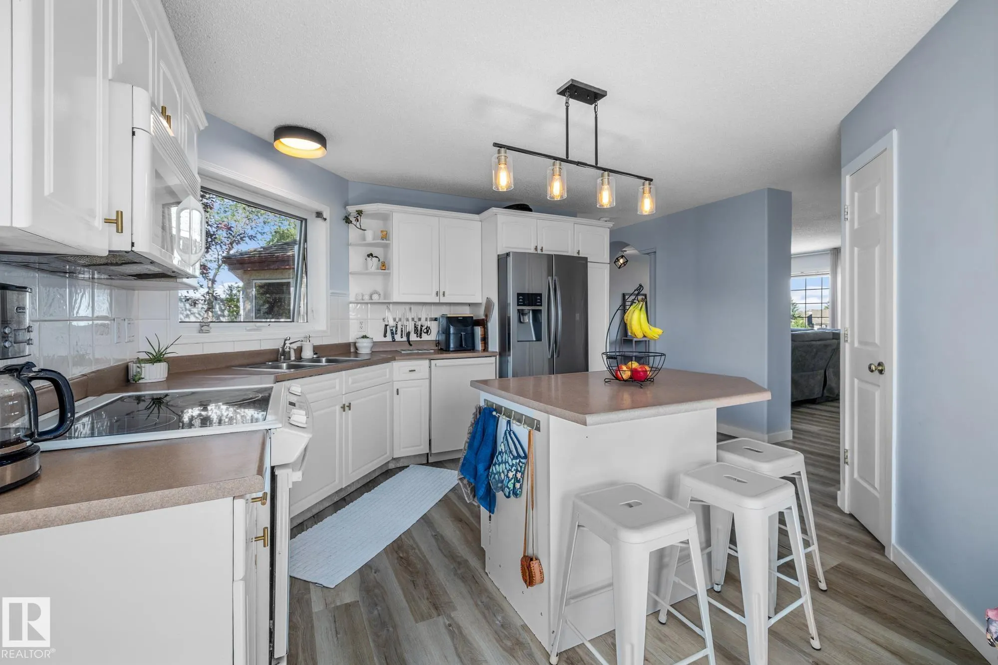 1237 CARTER CREST Road