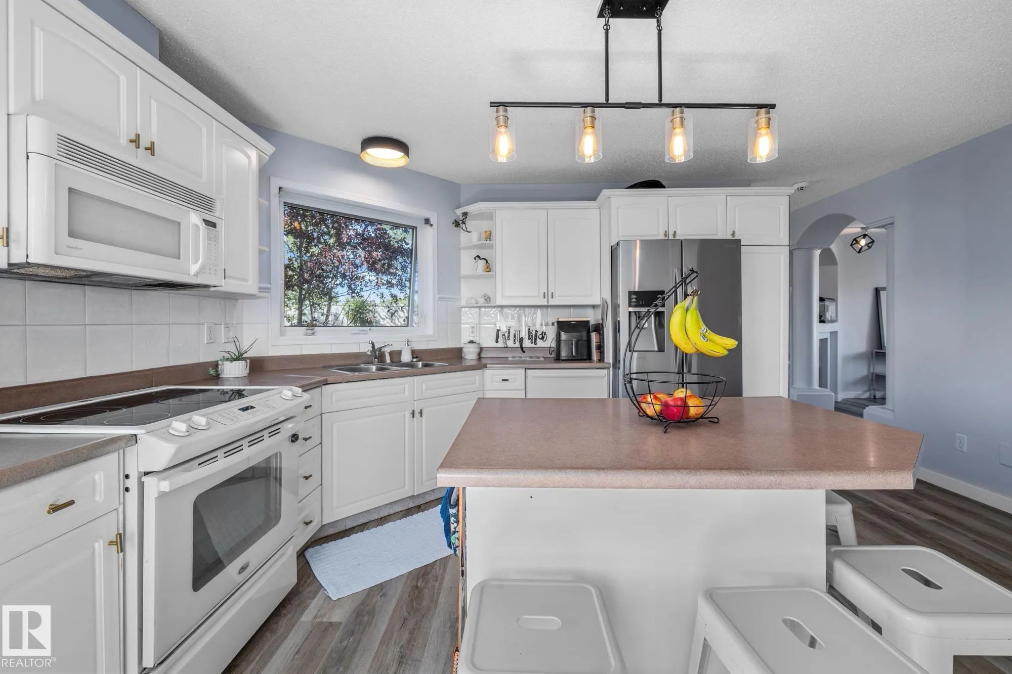 1237 CARTER CREST Road