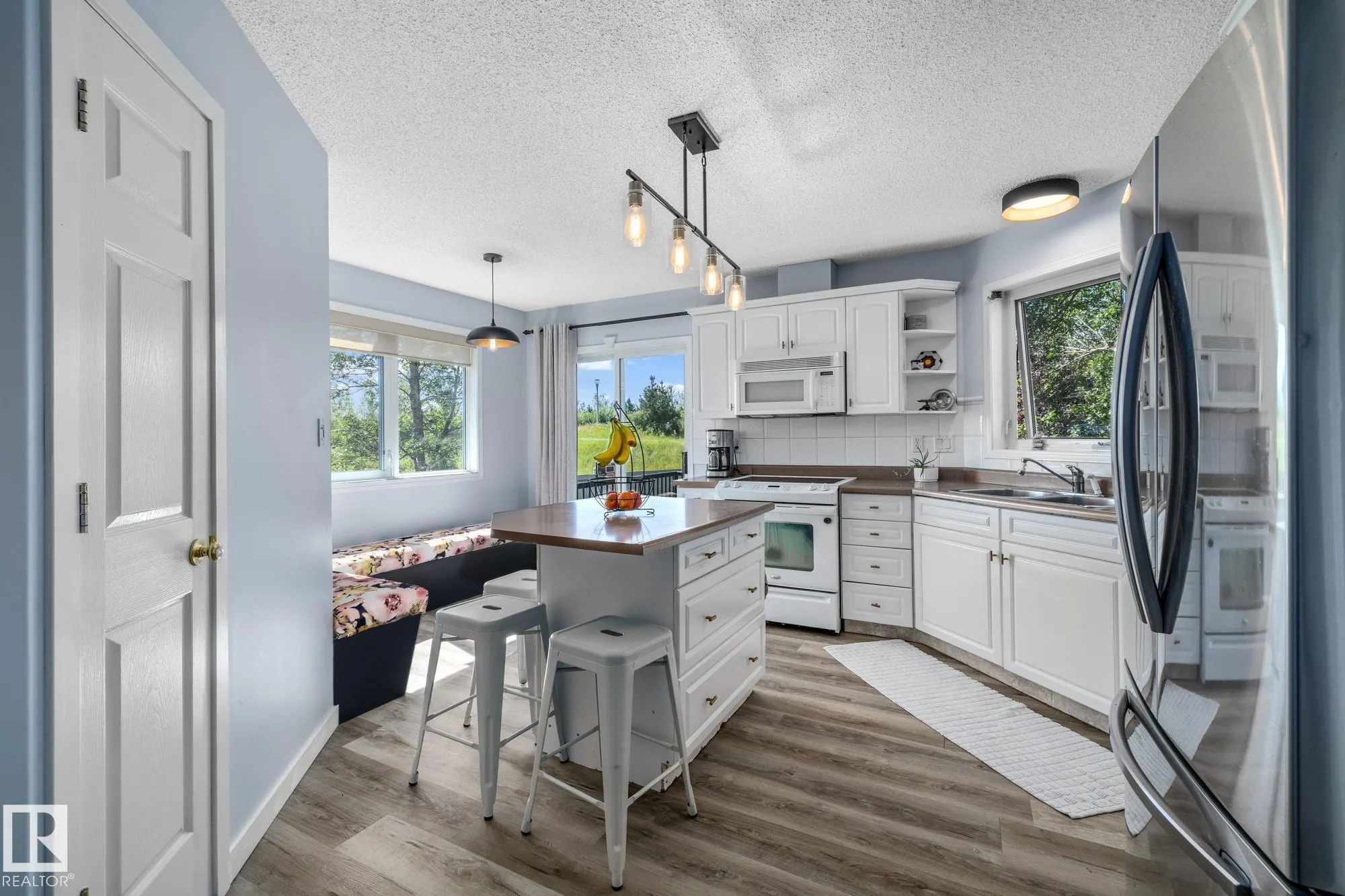 1237 CARTER CREST Road