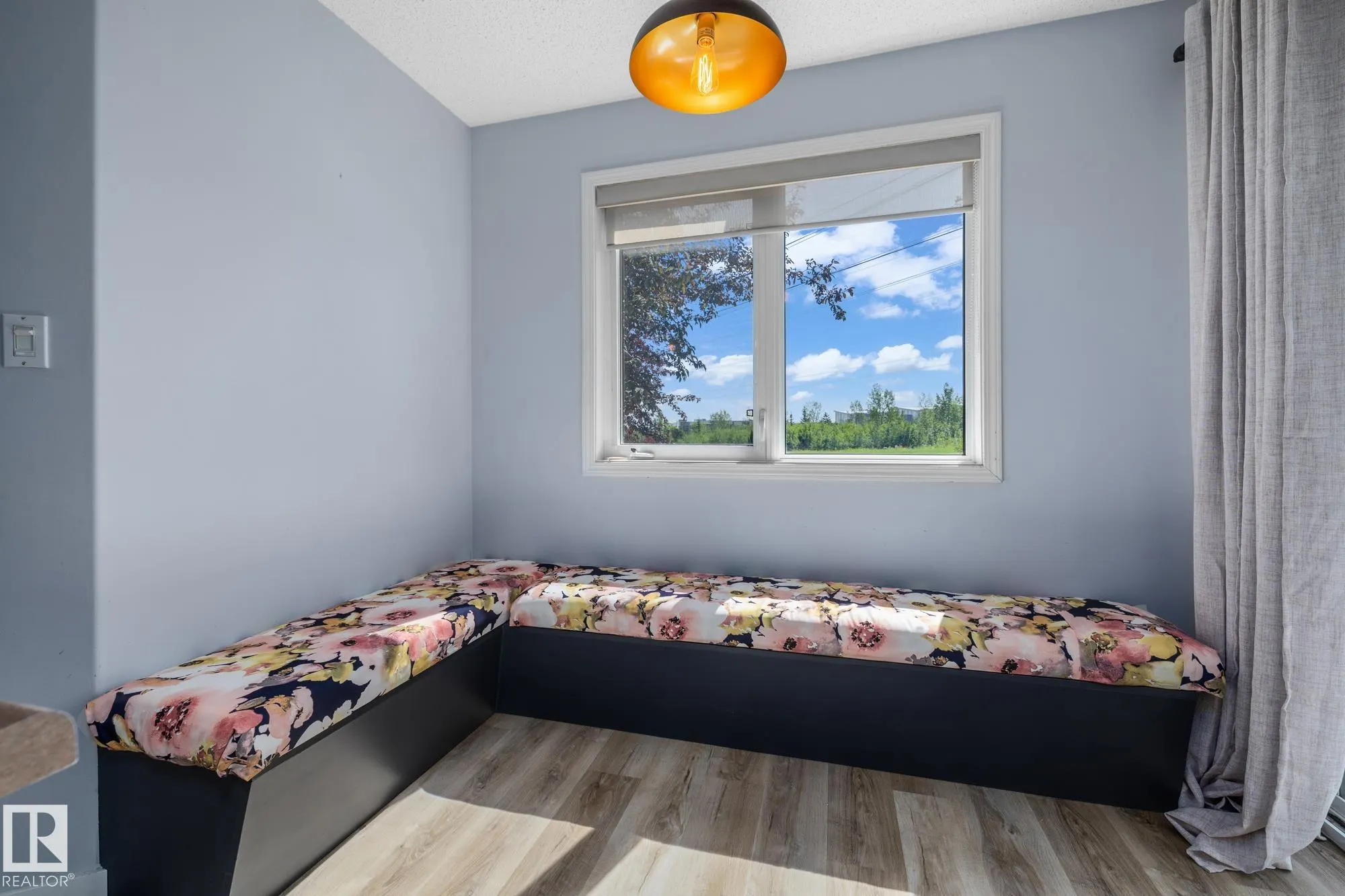 1237 CARTER CREST Road