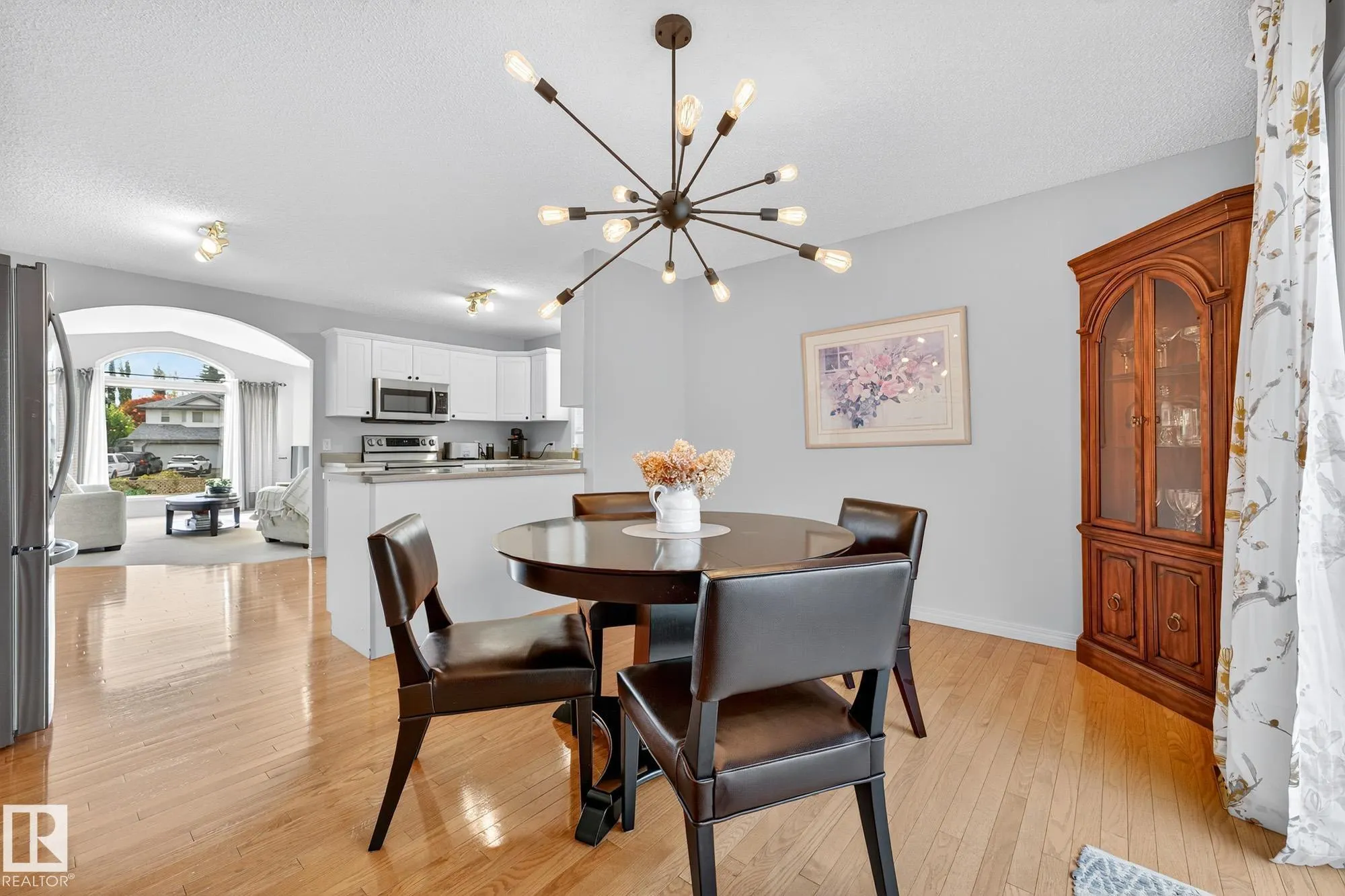 104 CHANCERY Point(e)