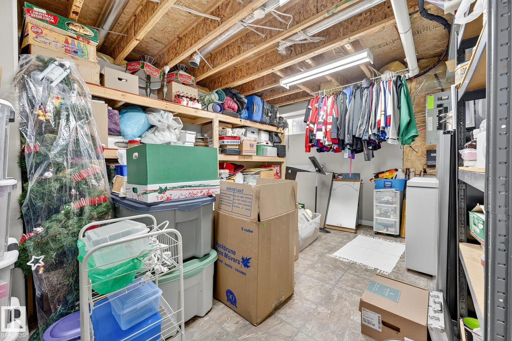 104 CHANCERY Point(e)