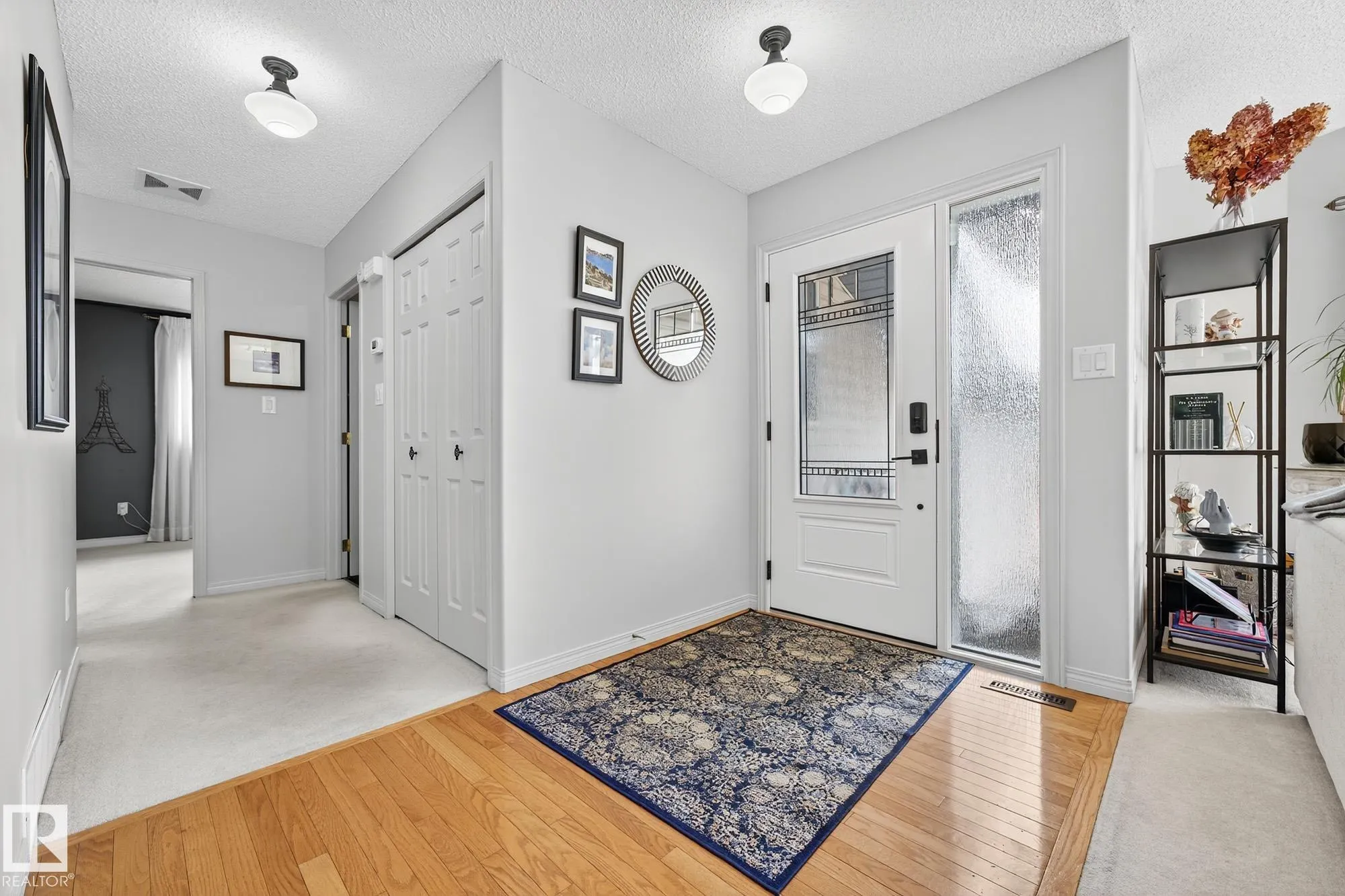 104 CHANCERY Point(e)