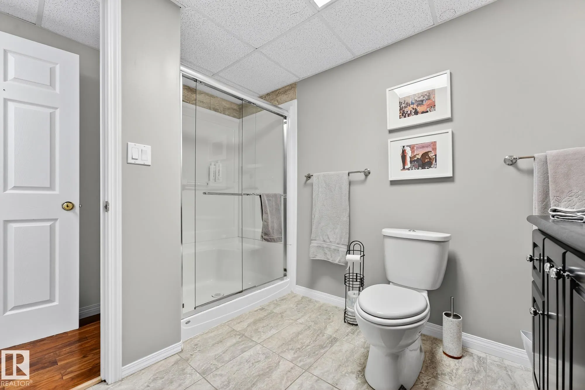 104 CHANCERY Point(e)