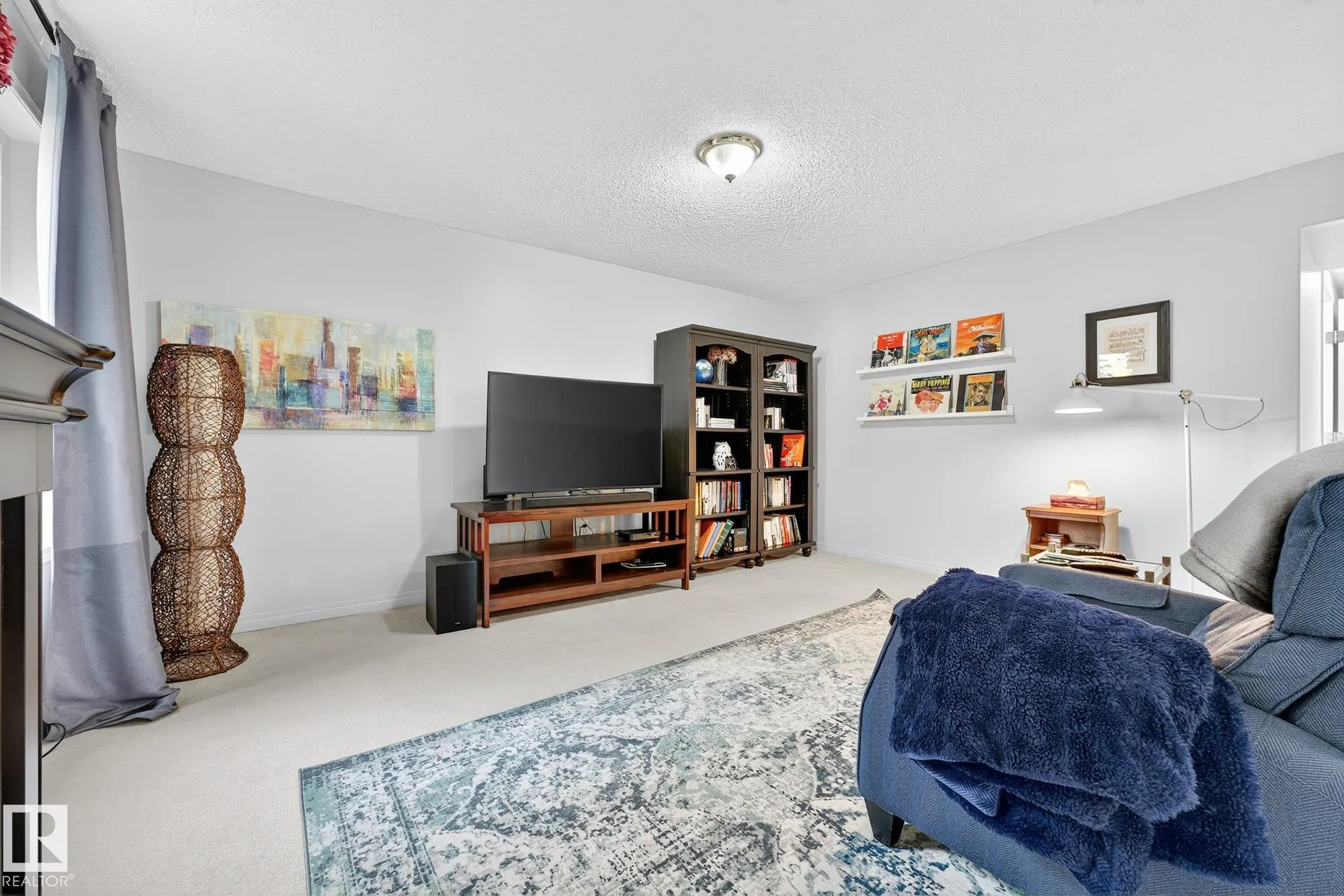 104 CHANCERY Point(e)