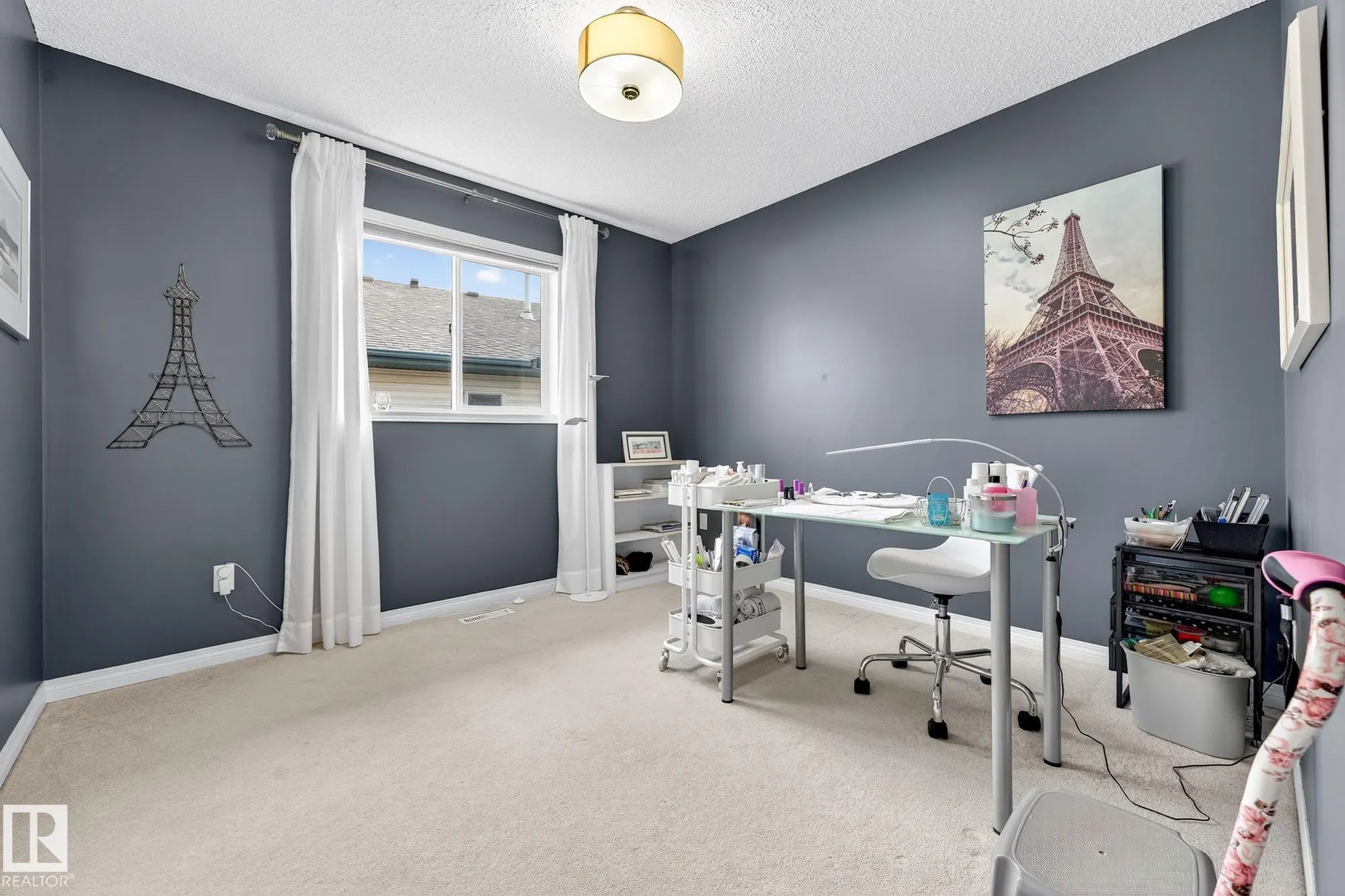 104 CHANCERY Point(e)