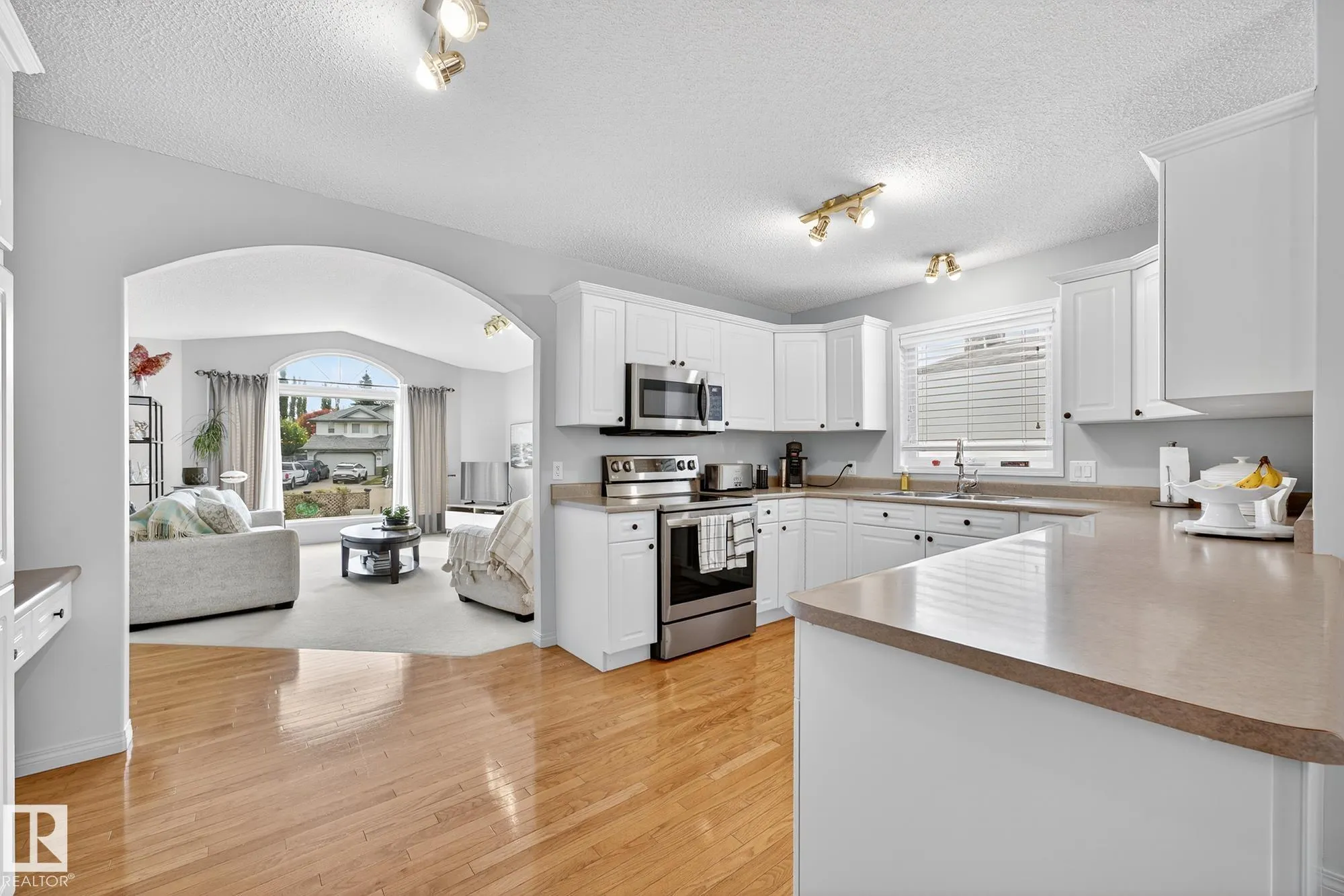 104 CHANCERY Point(e)