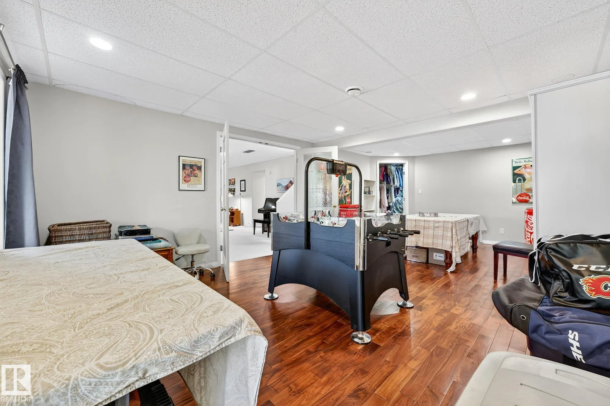 104 CHANCERY Point(e)