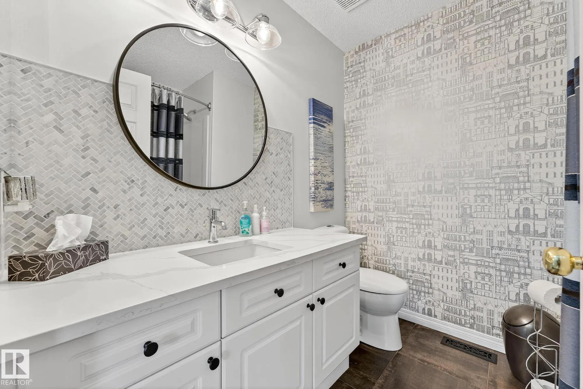 104 CHANCERY Point(e)