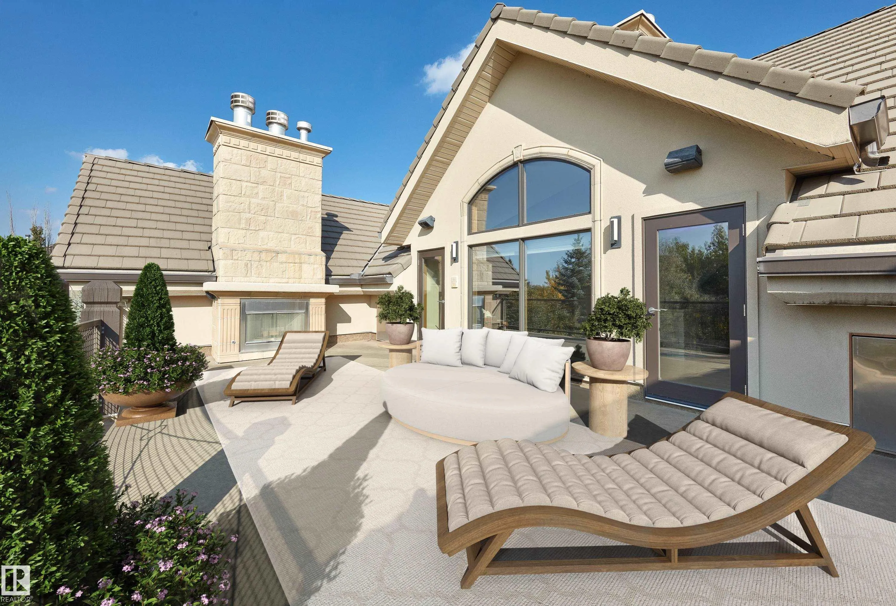 56 WINDERMERE Drive